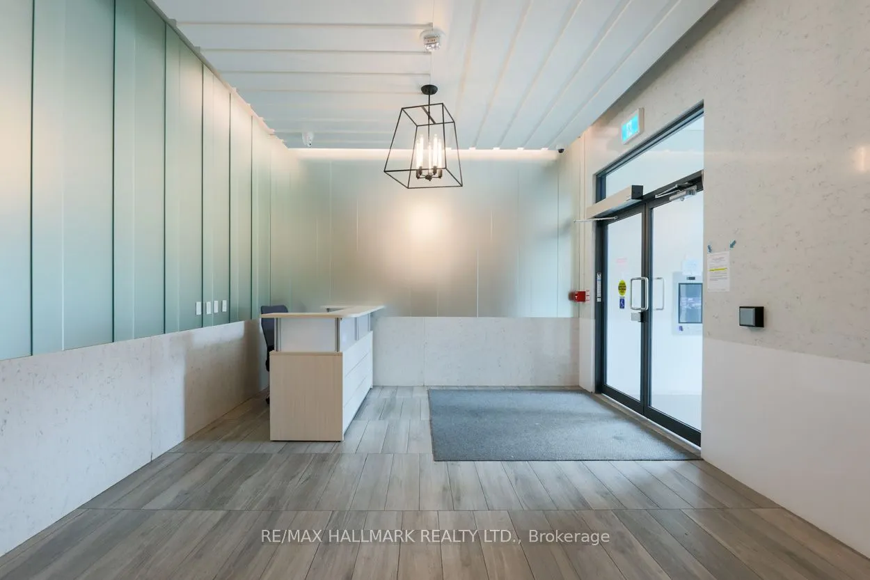 1630 Queen Street E, #220