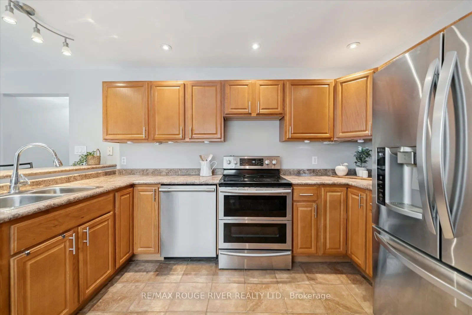 53 Eric Clarke Drive