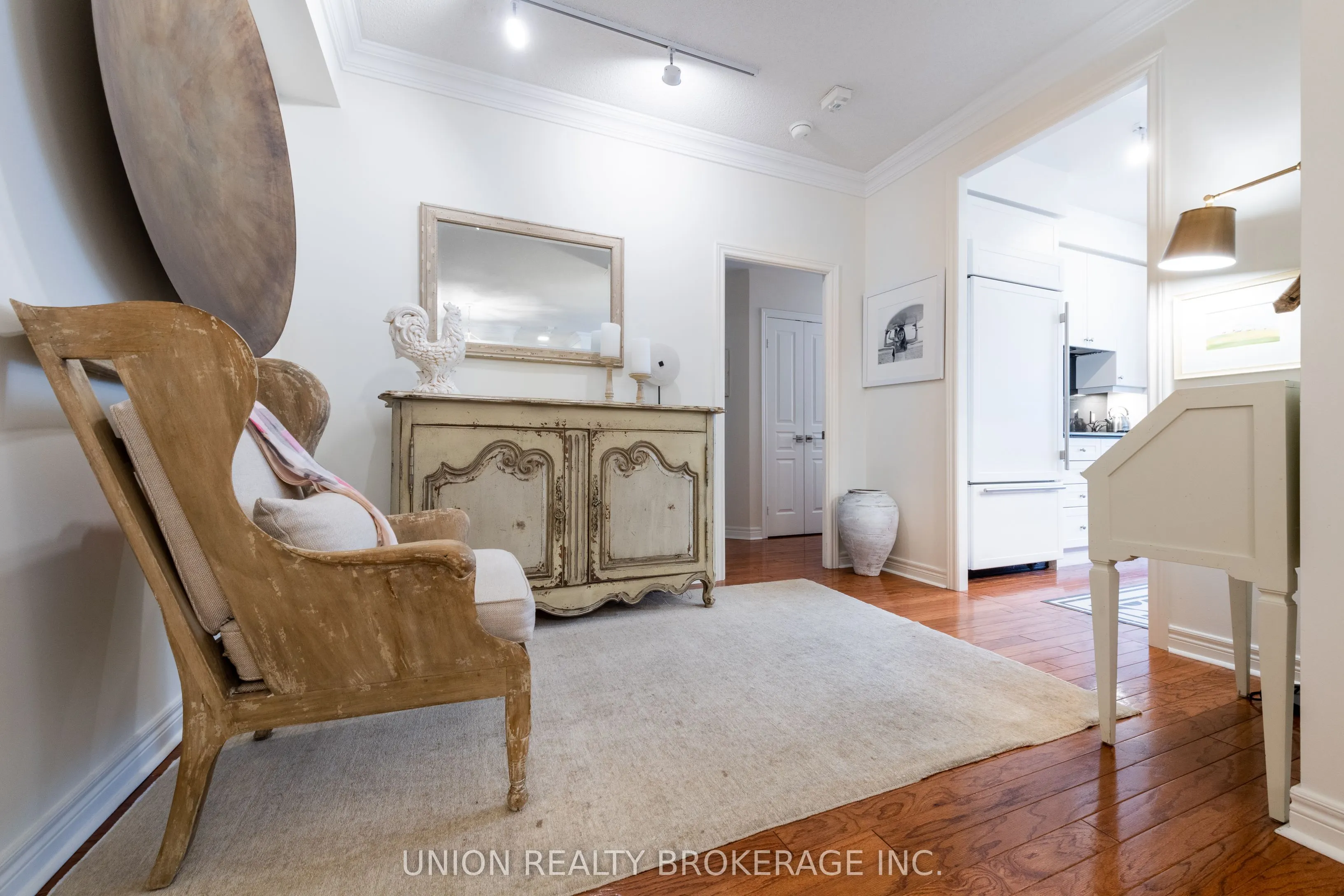 9 Boardwalk Drive, #225