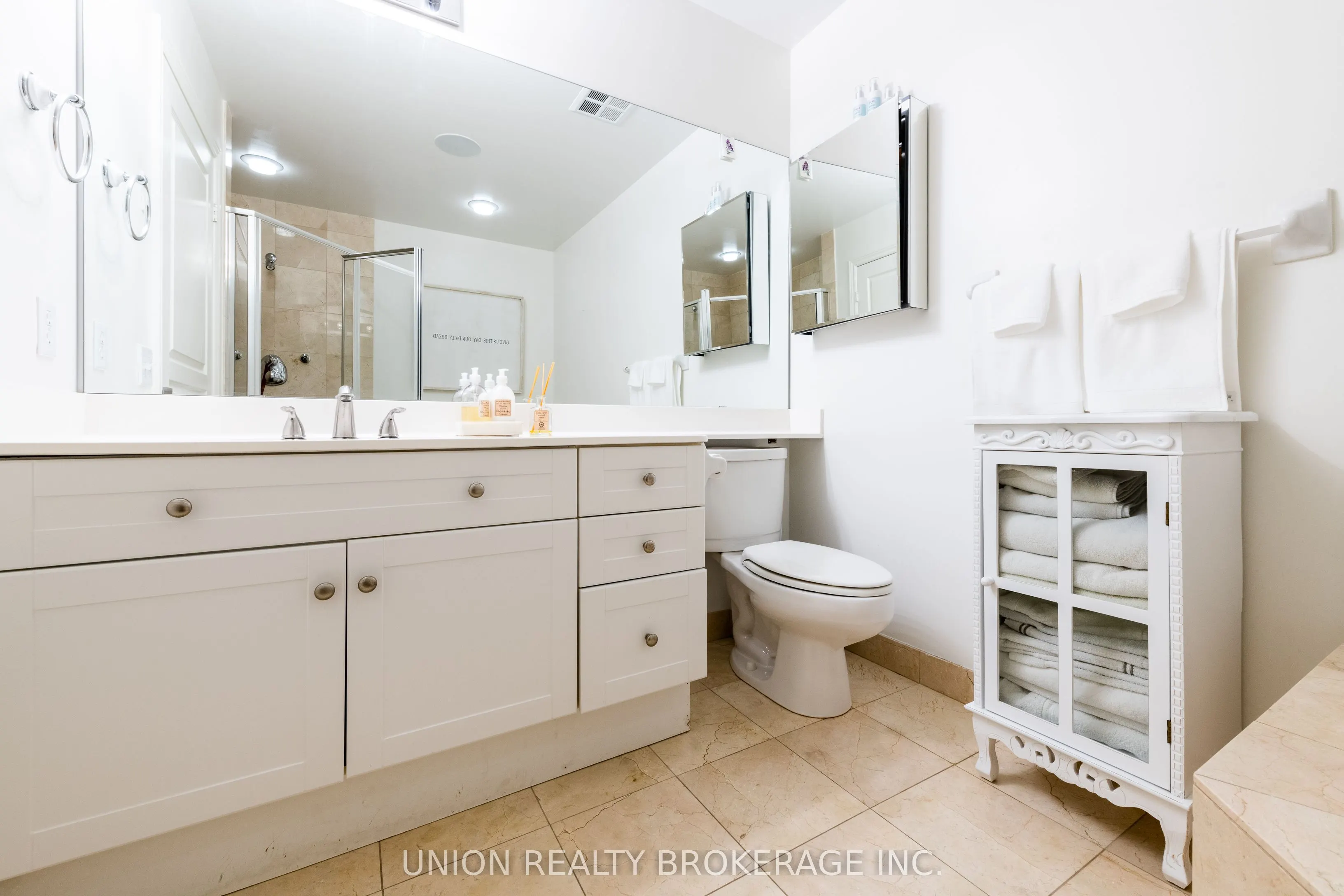 9 Boardwalk Drive, #225