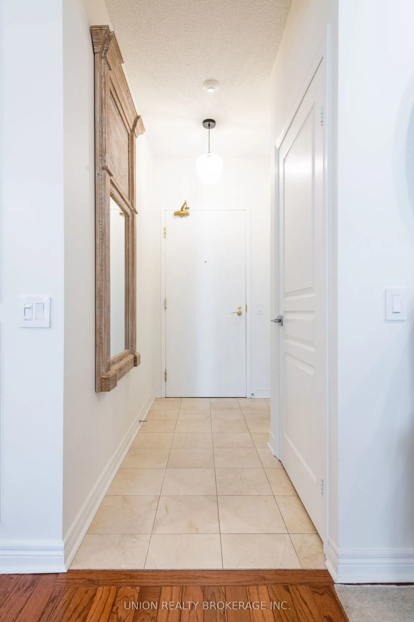 9 Boardwalk Drive, #225