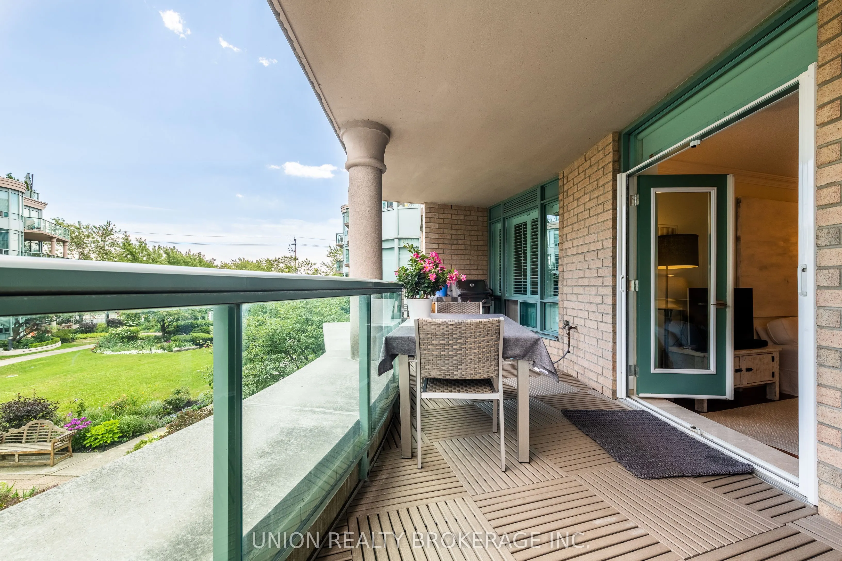 9 Boardwalk Drive, #225