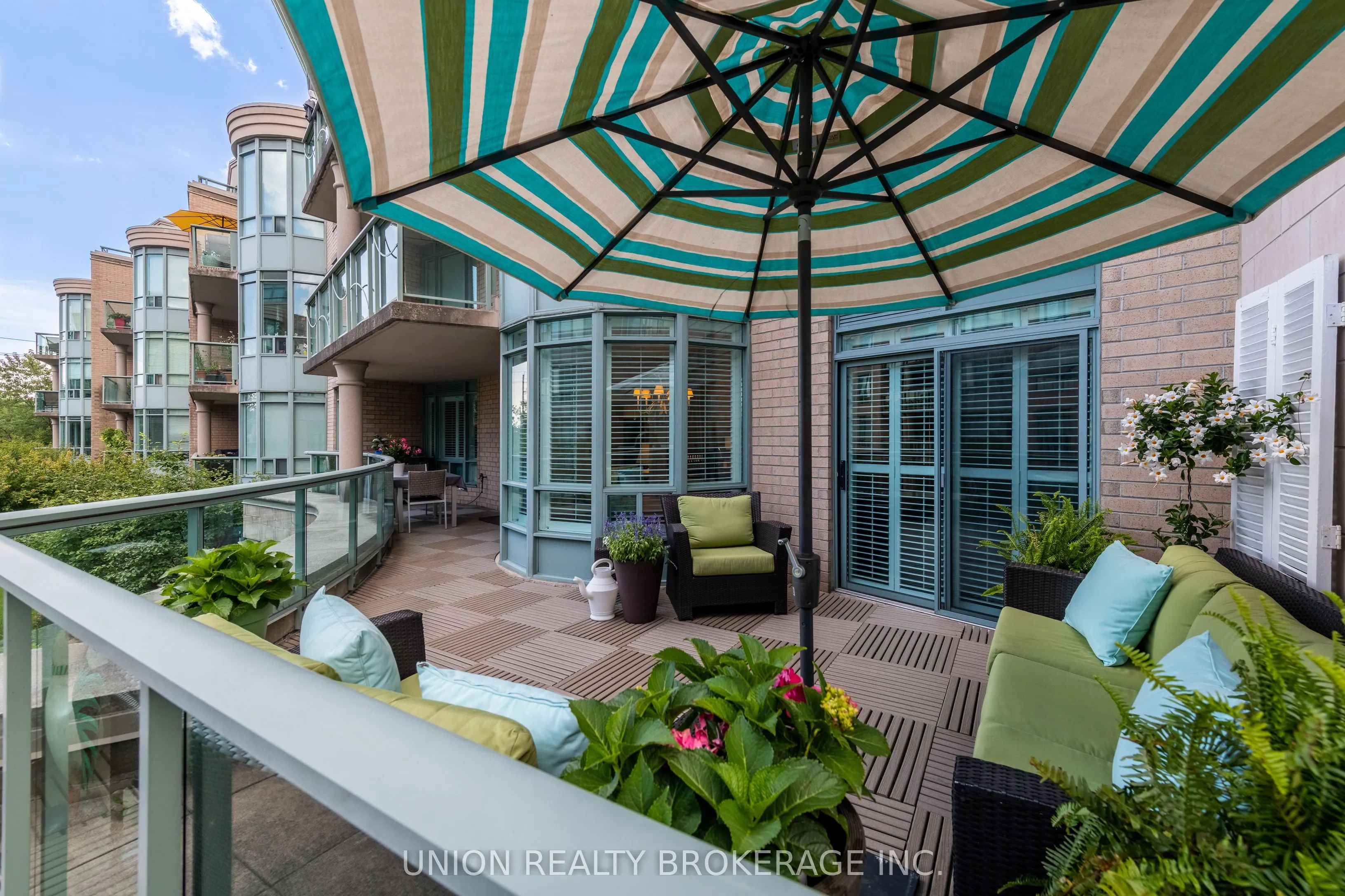 9 Boardwalk Drive, #225