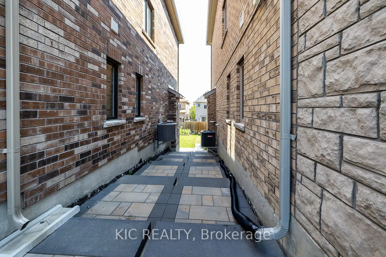 135 Woolacott Lane