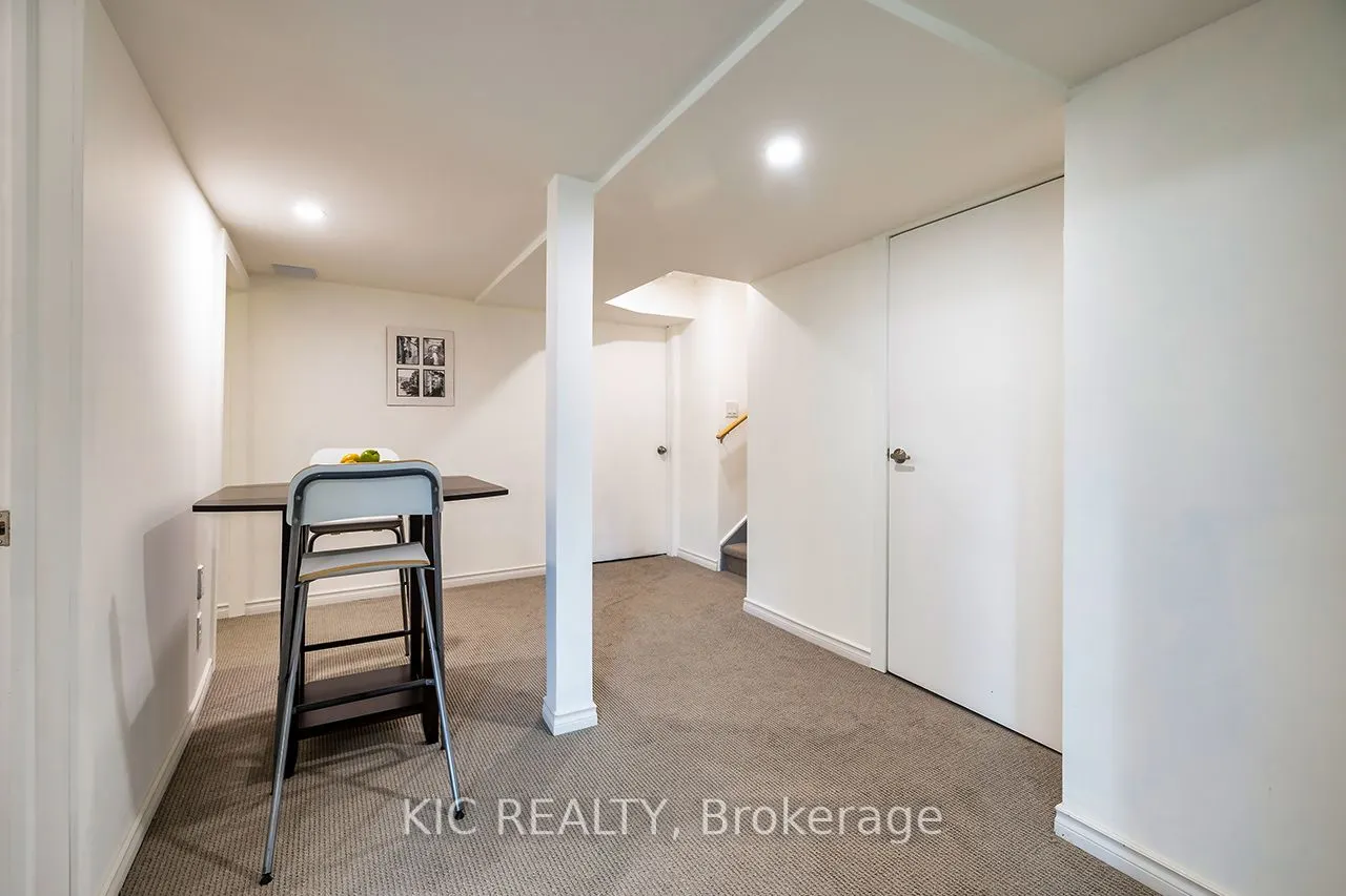 135 Woolacott Lane