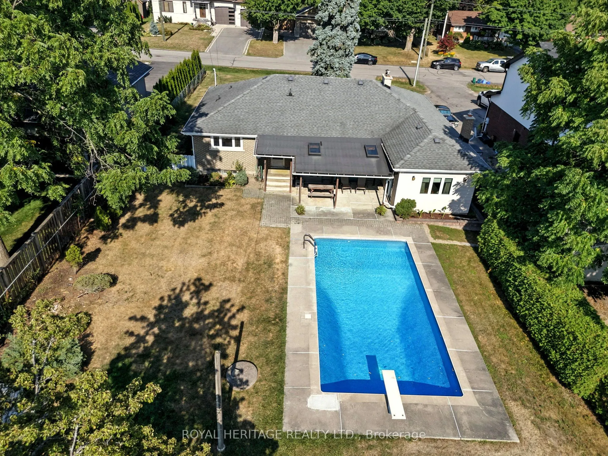 186 Meadow Road N