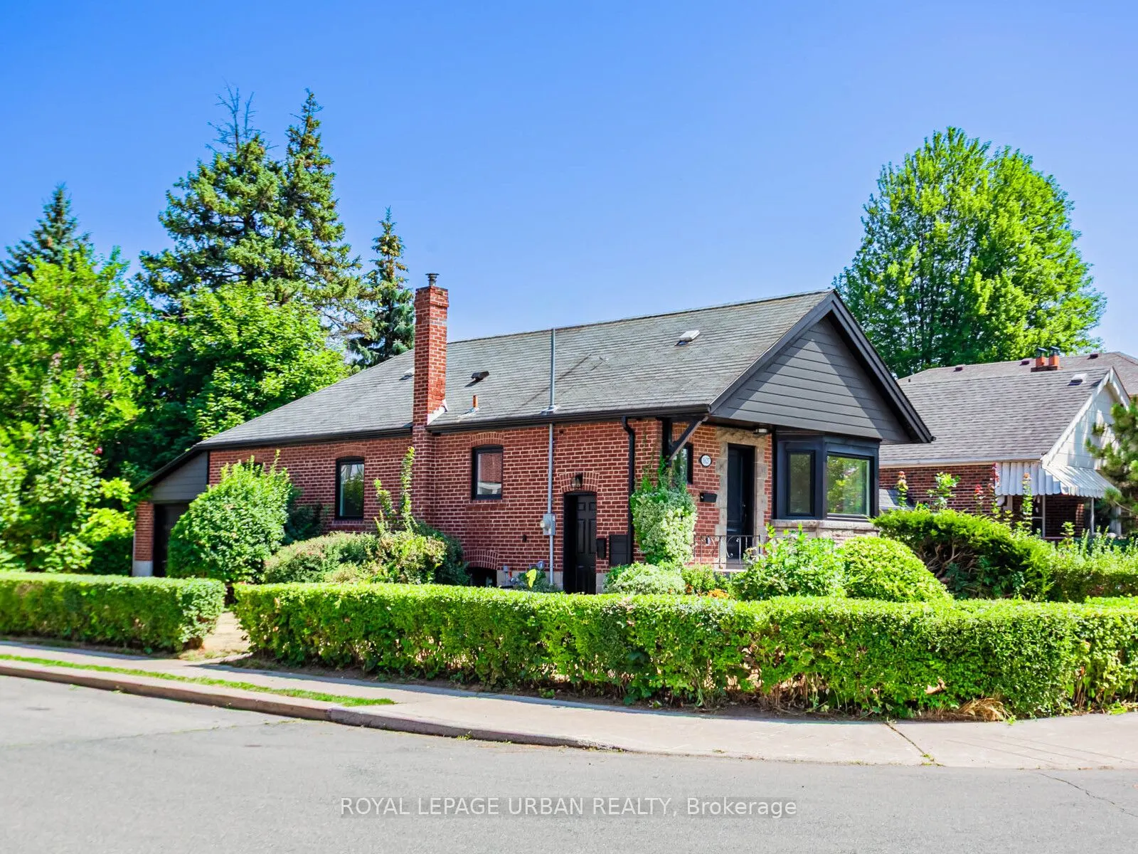 1627 Woodbine Heights Boulevard