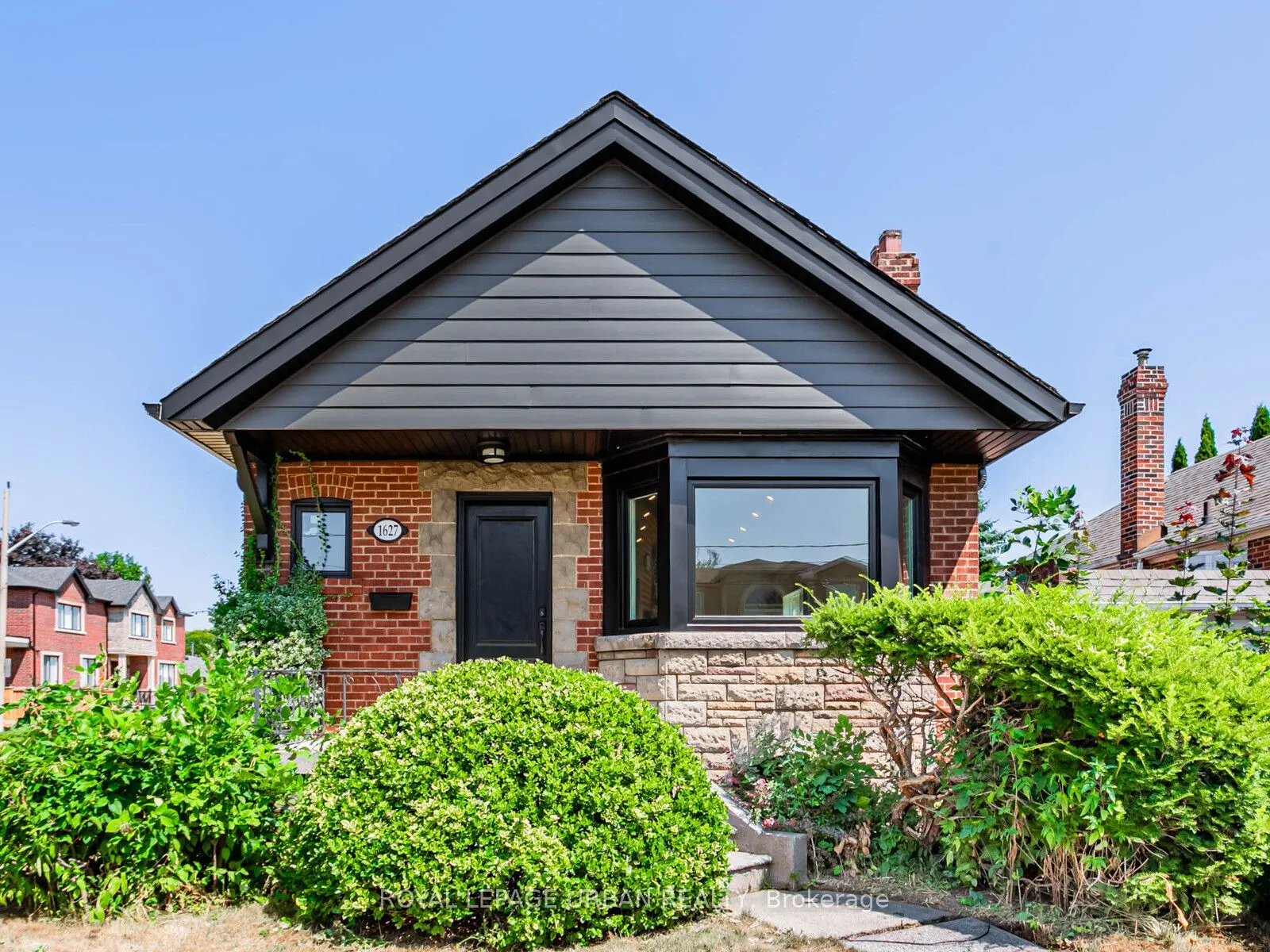 1627 Woodbine Heights Boulevard