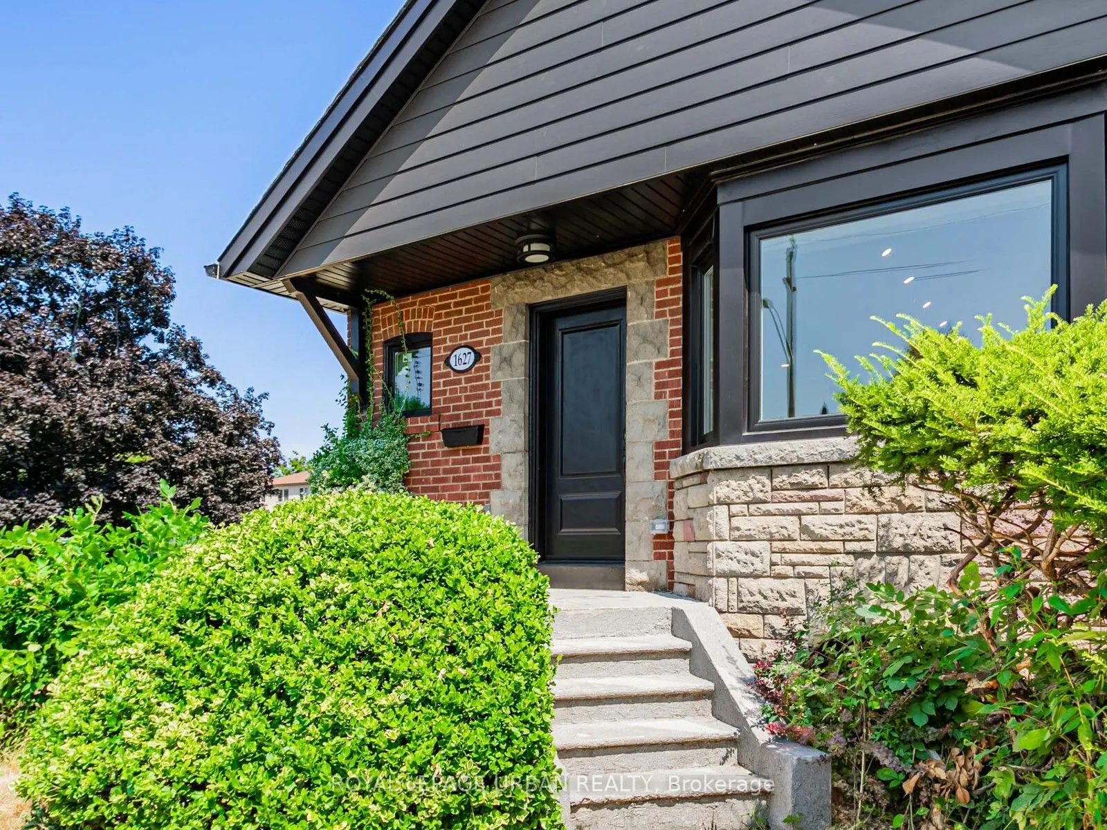 1627 Woodbine Heights Boulevard
