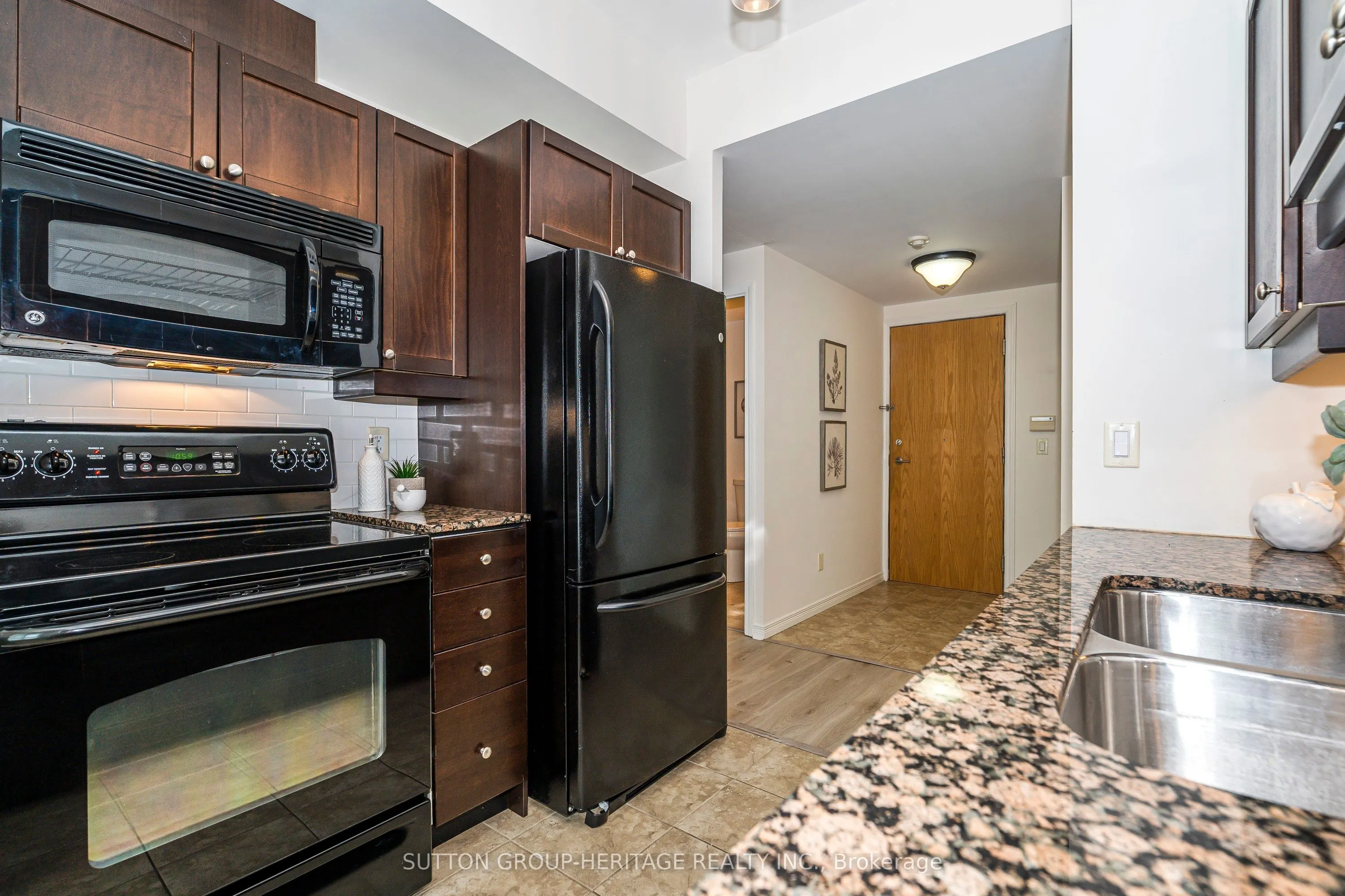 340 Watson Street W, #A02