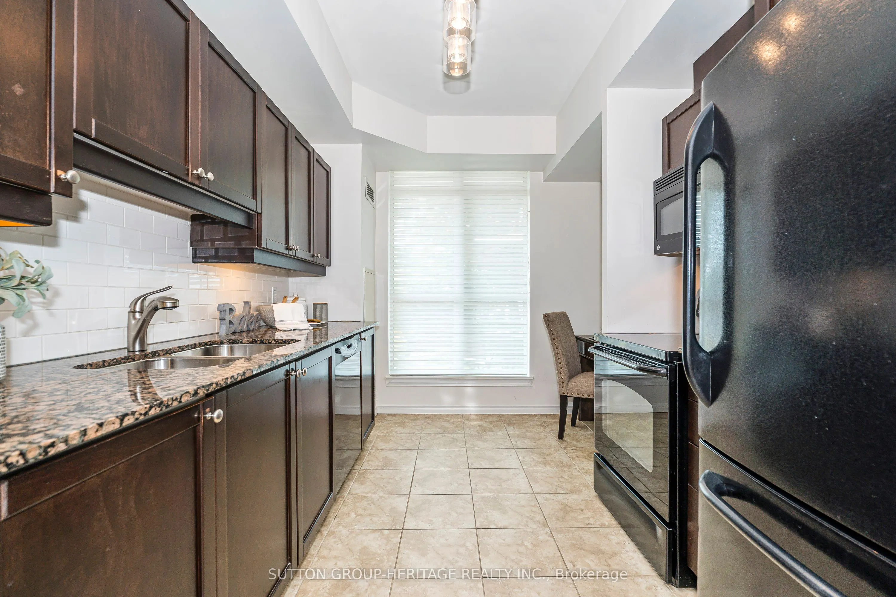 340 Watson Street W, #A02