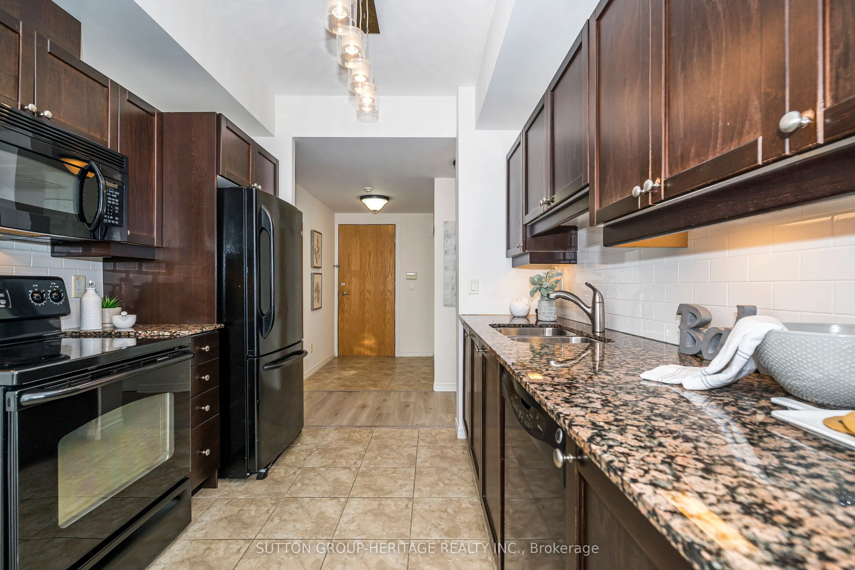 340 Watson Street W, #A02