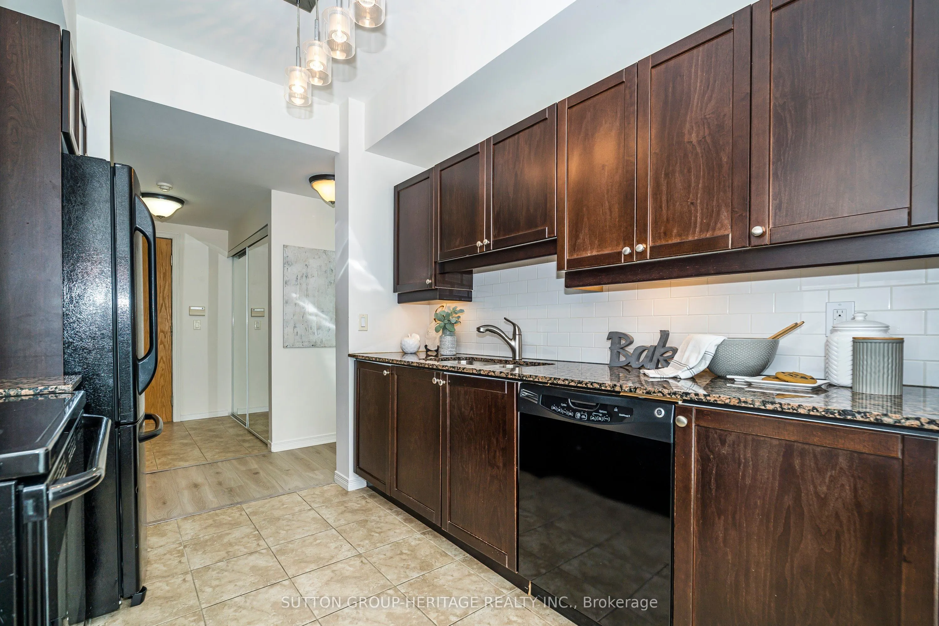 340 Watson Street W, #A02