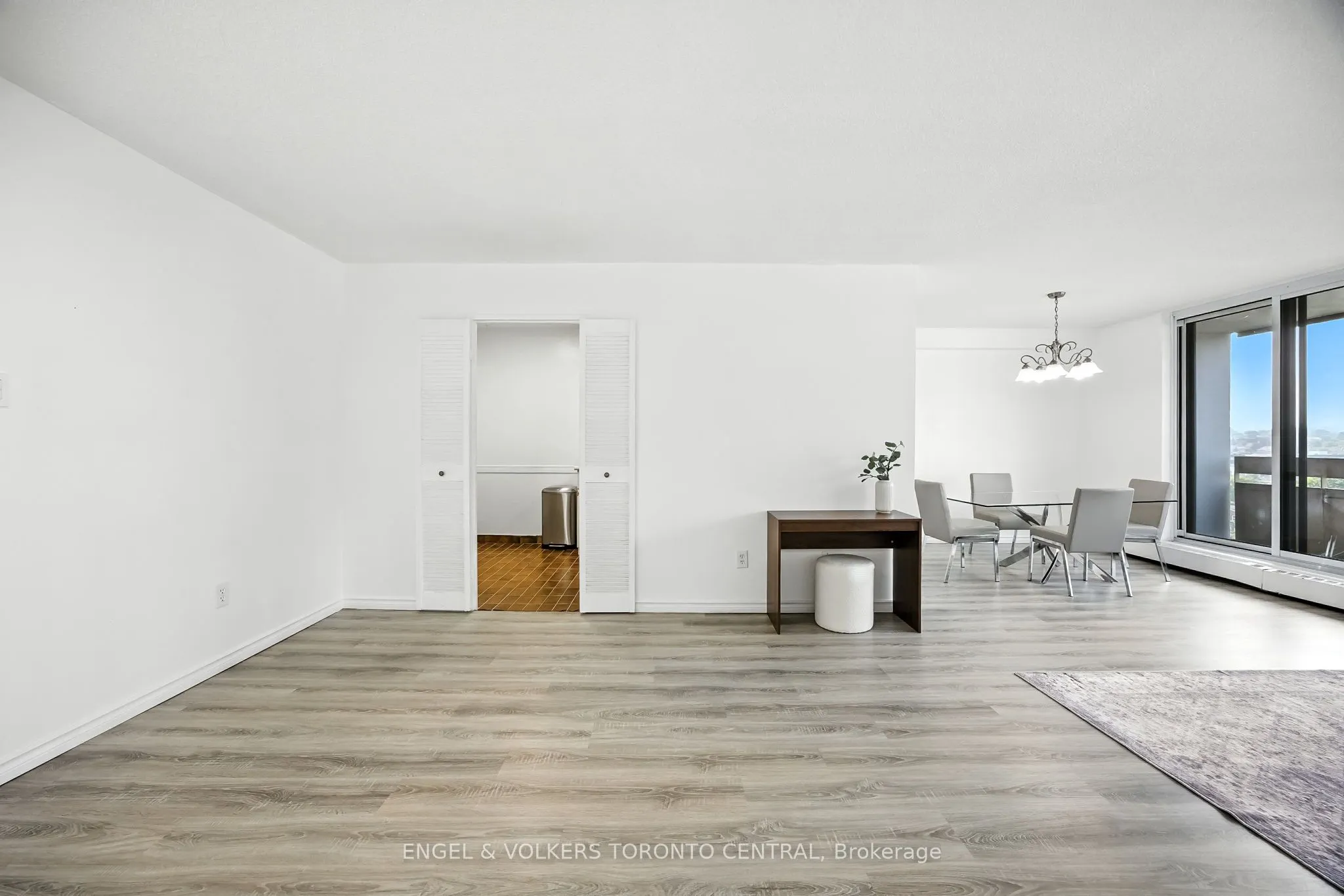 1210 Radom Street, #910