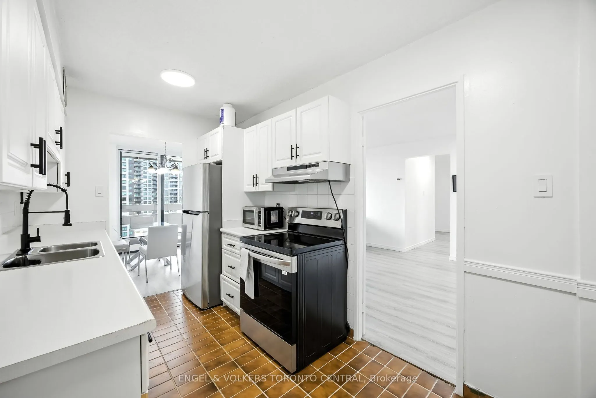 1210 Radom Street, #910
