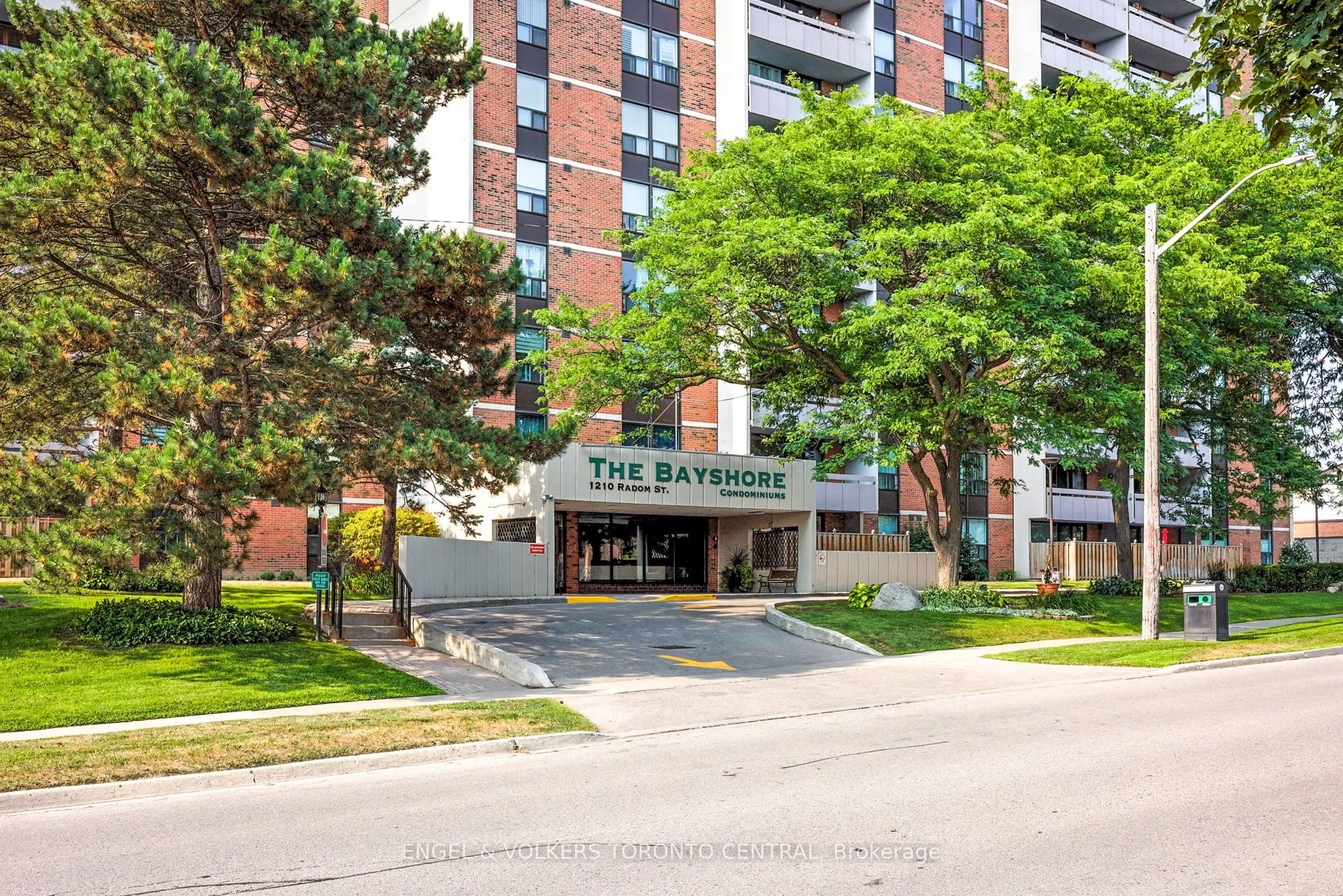 1210 Radom Street, #910