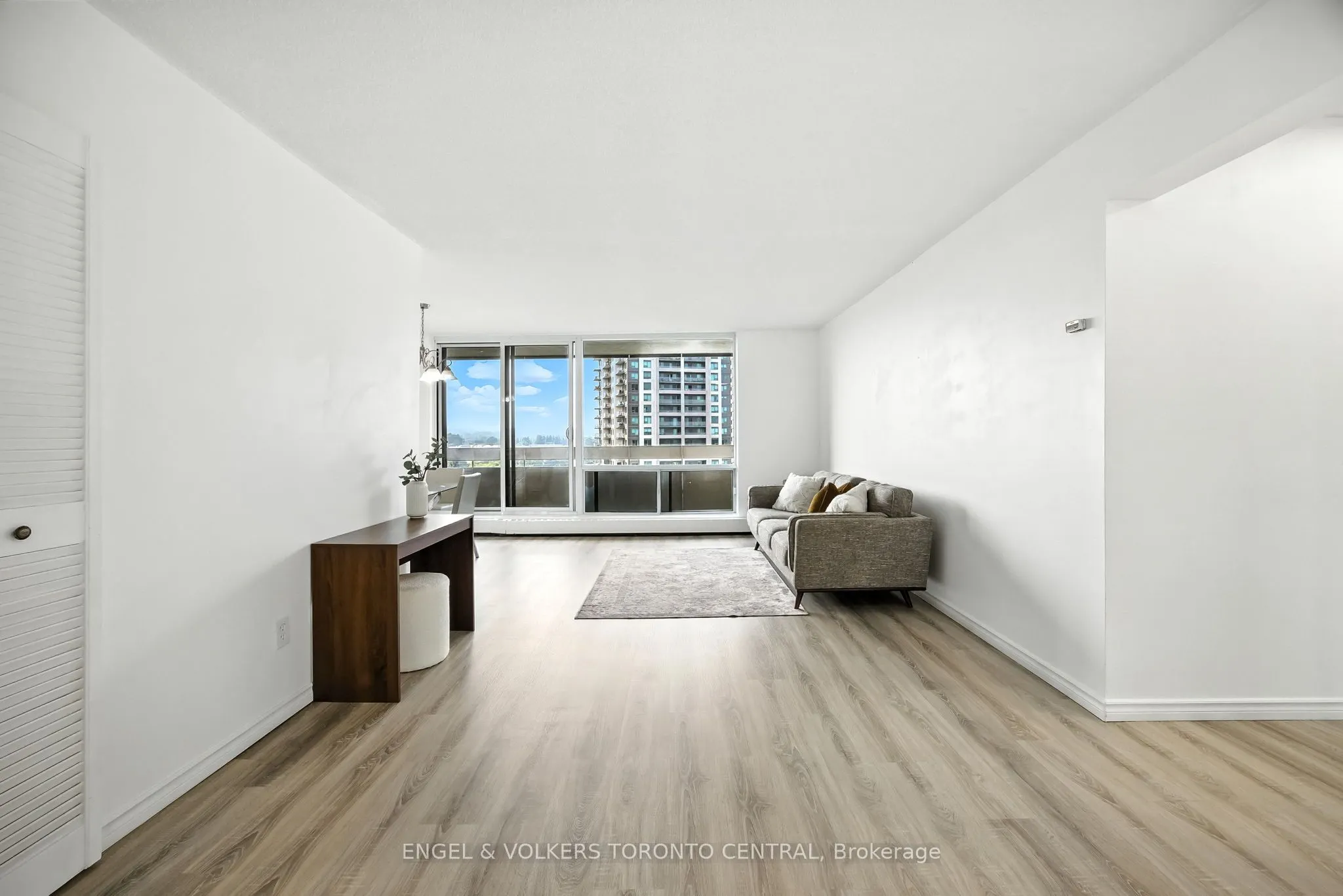 1210 Radom Street, #910