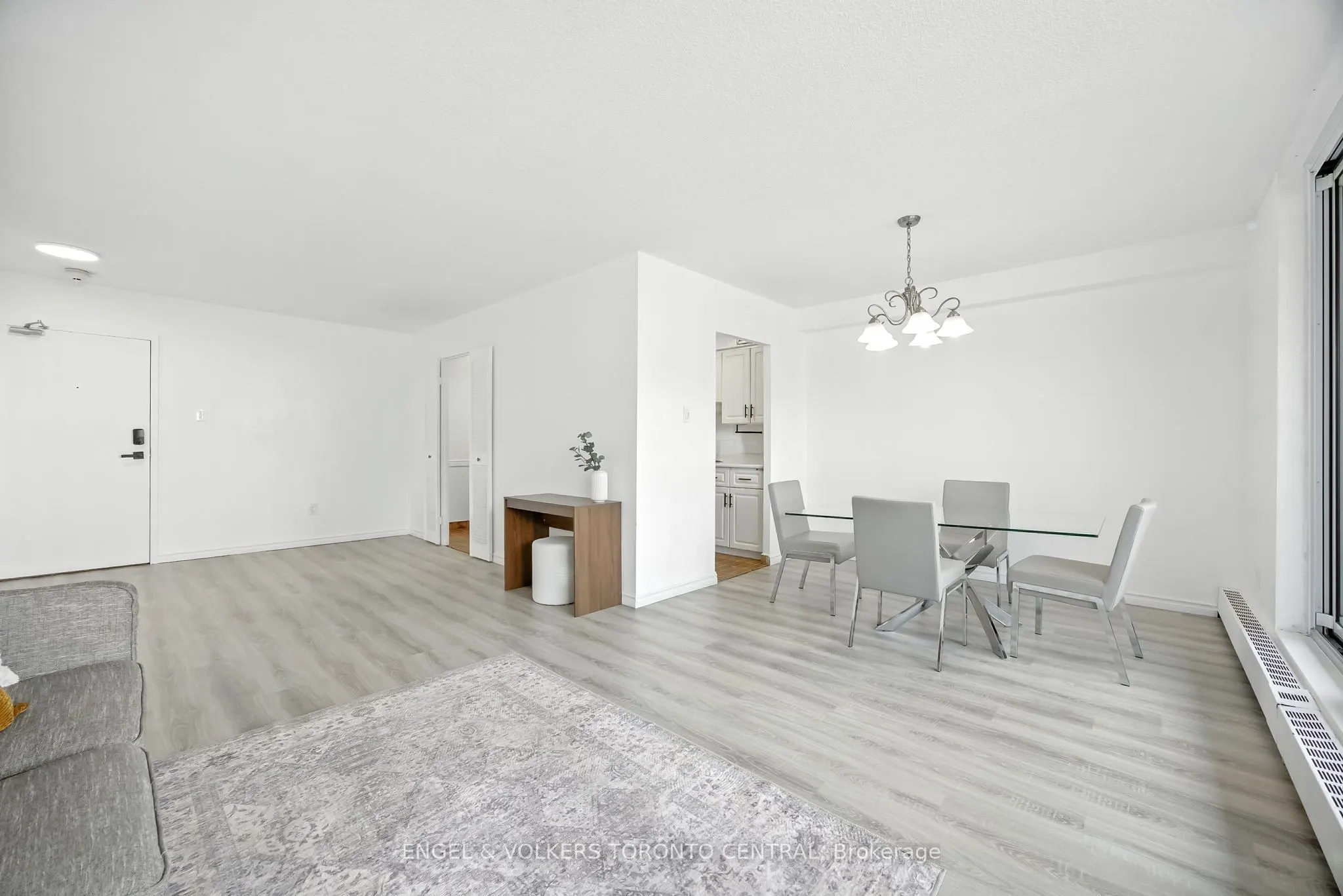 1210 Radom Street, #910