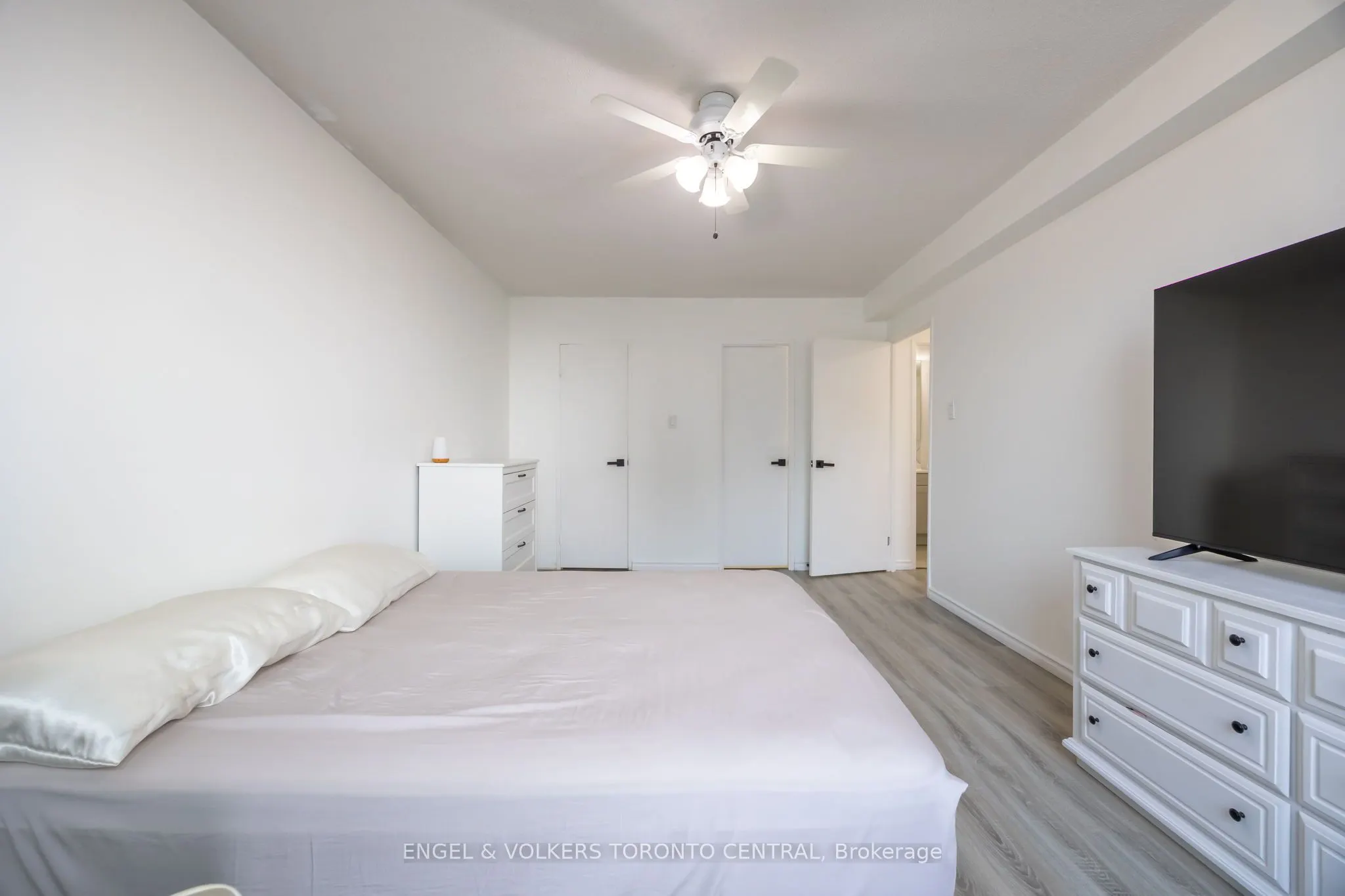 1210 Radom Street, #910