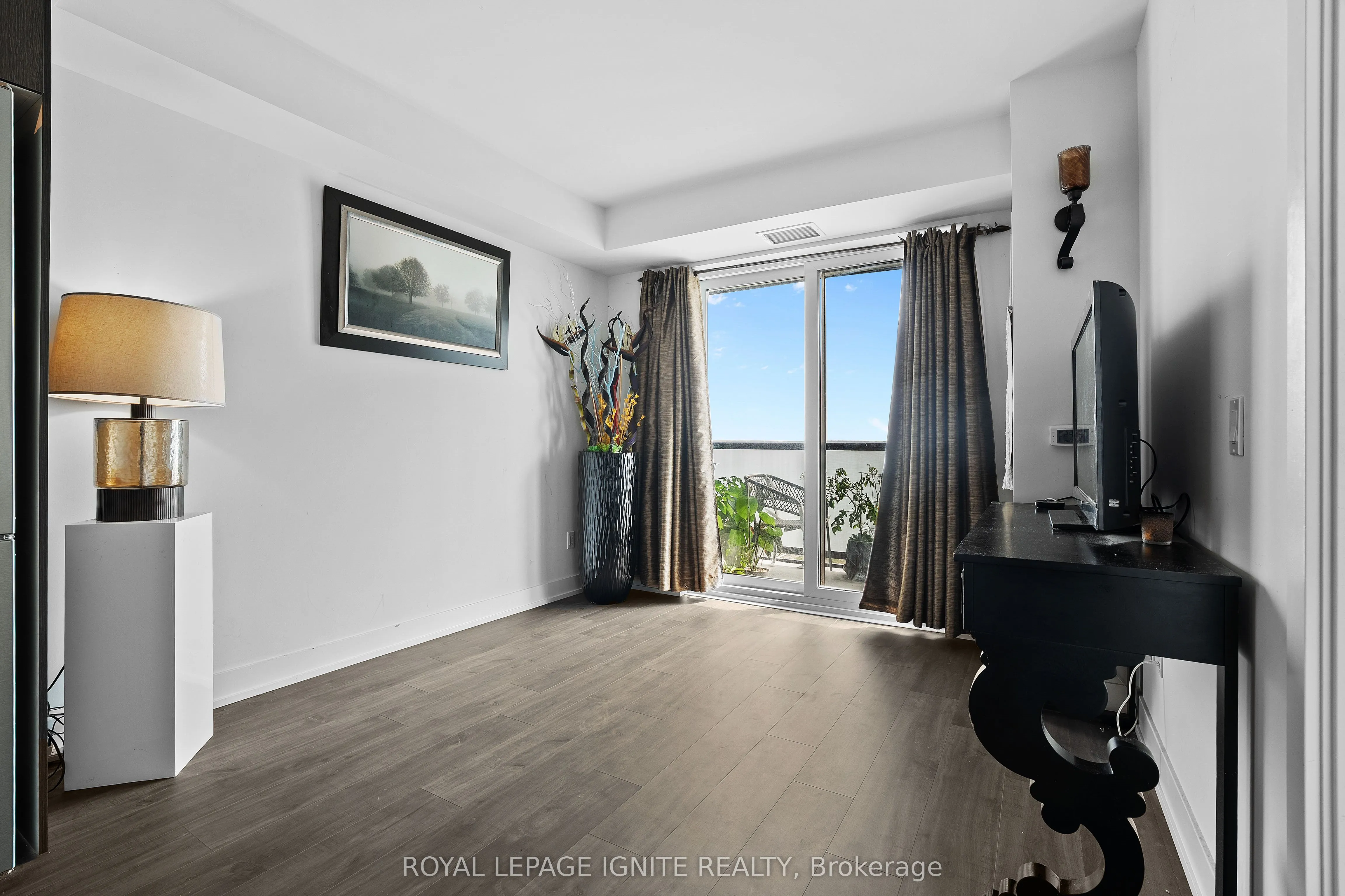 2550 Simcoe Street N, #2311