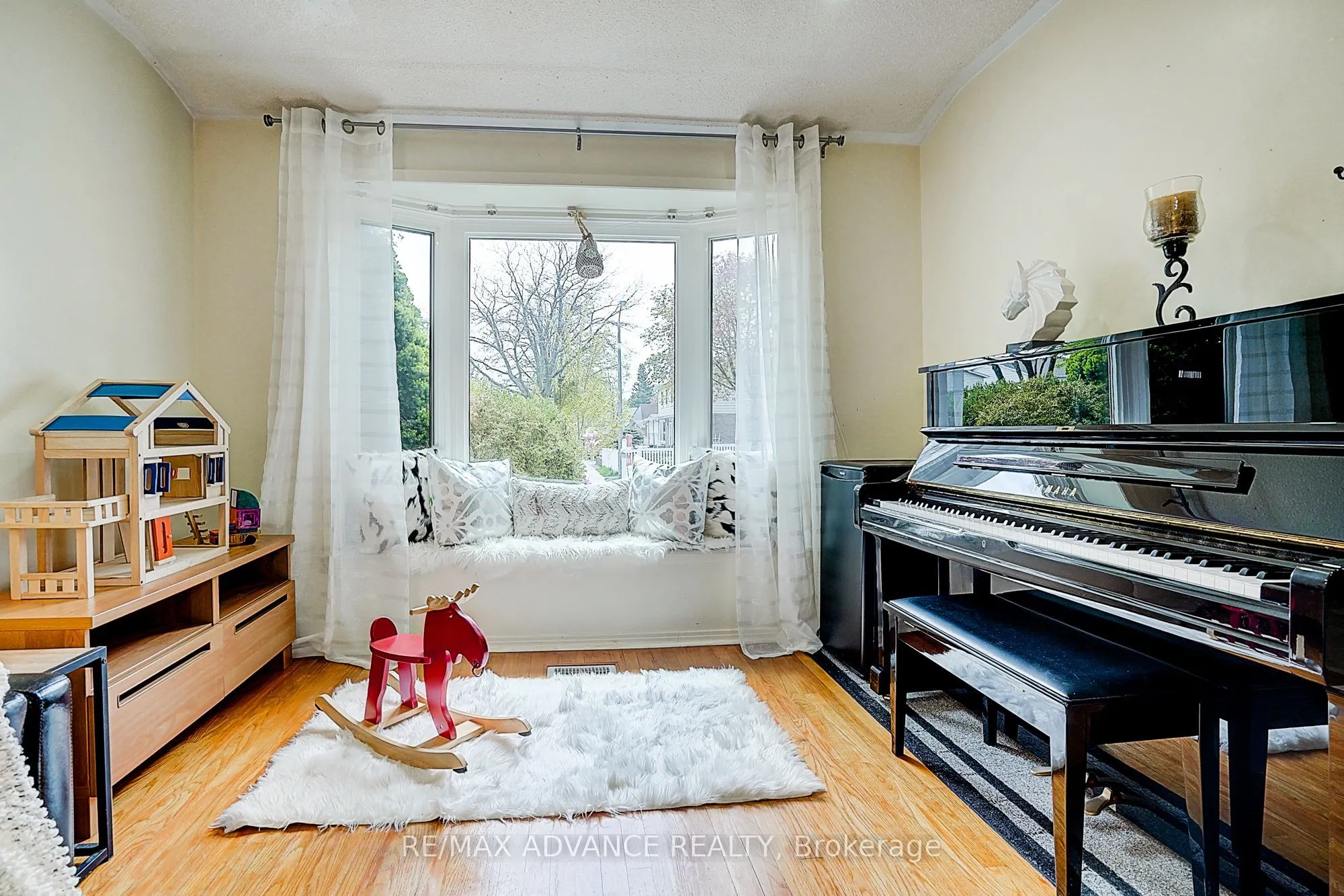 86 Placentia Boulevard