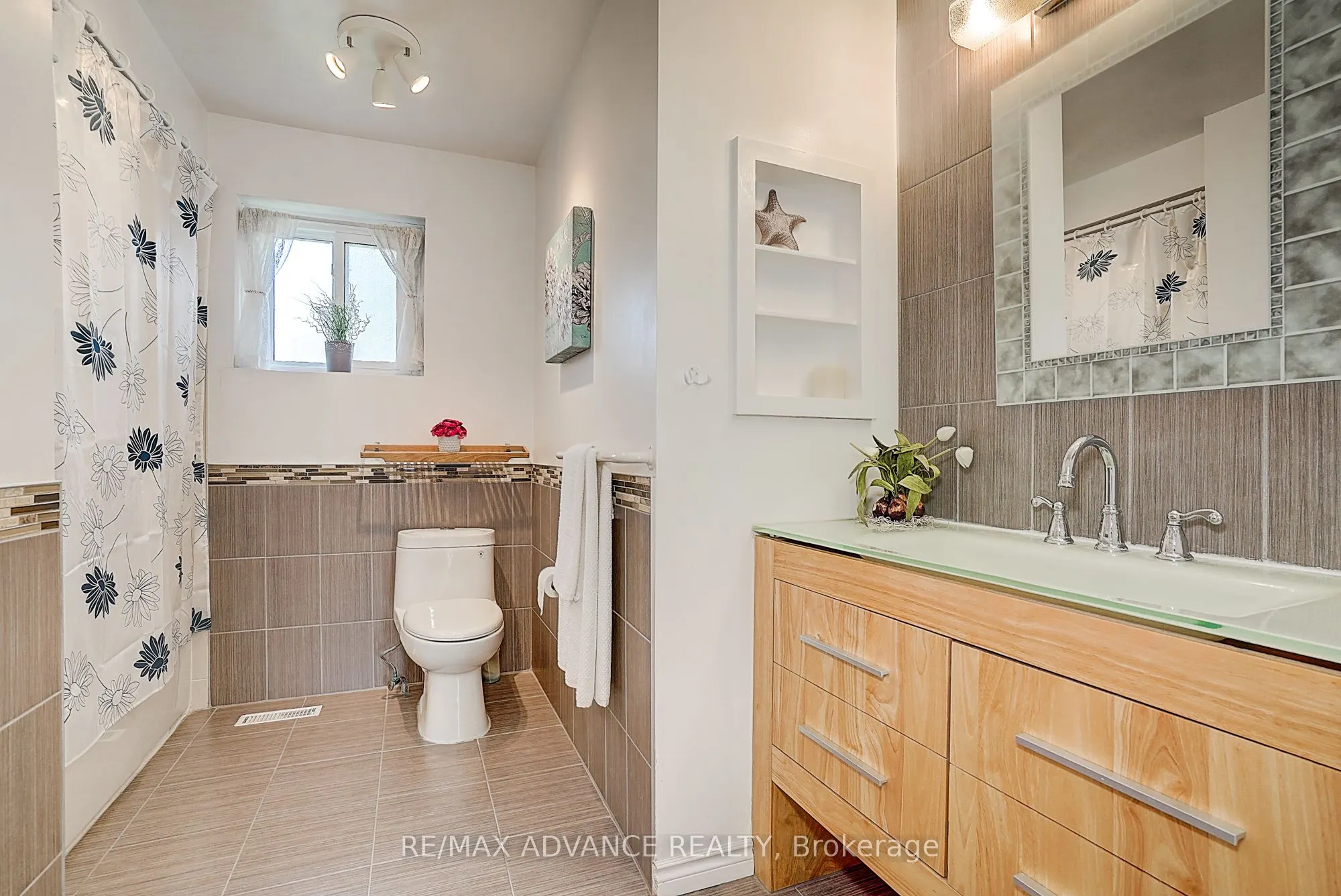 86 Placentia Boulevard
