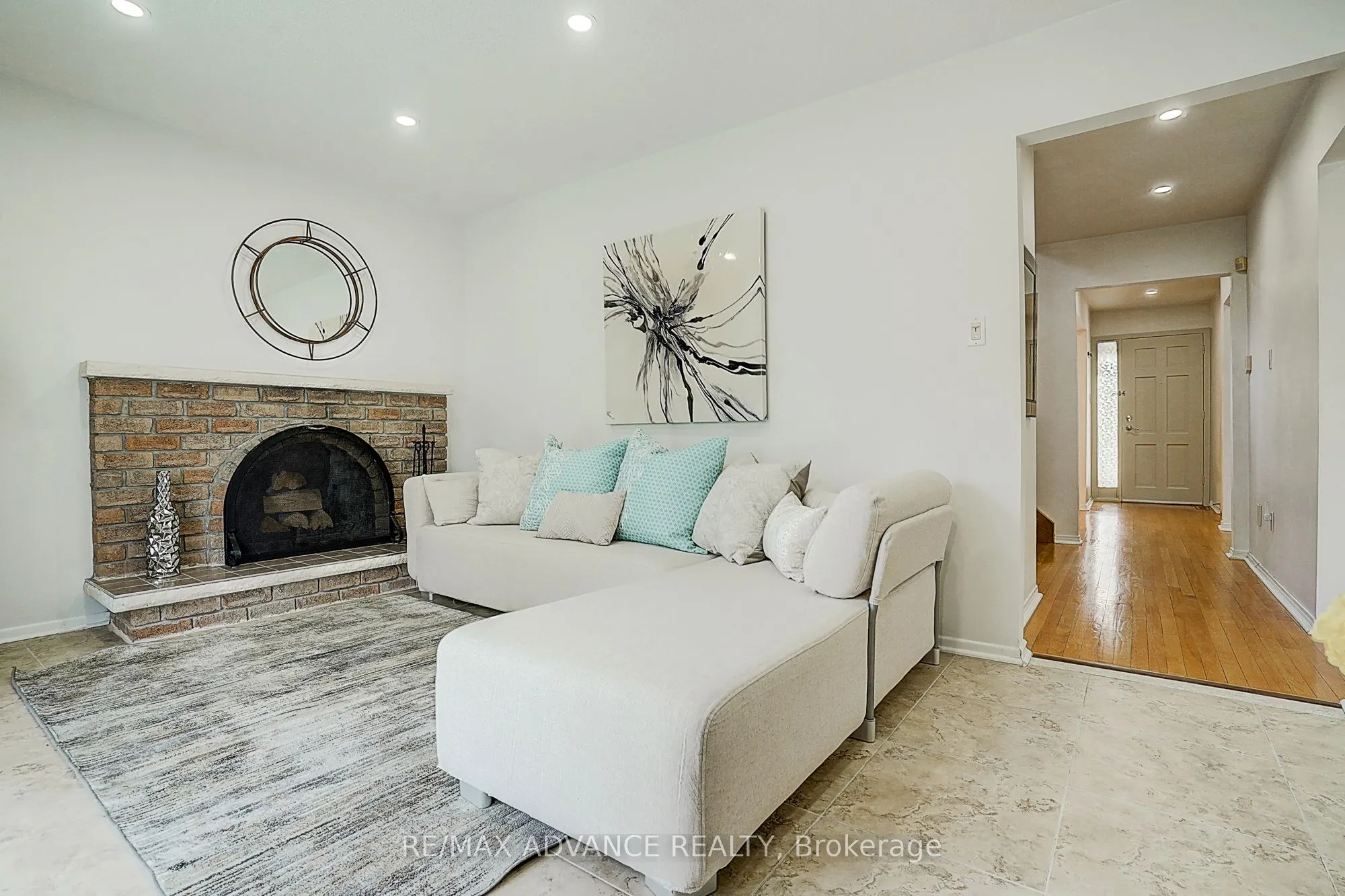 86 Placentia Boulevard