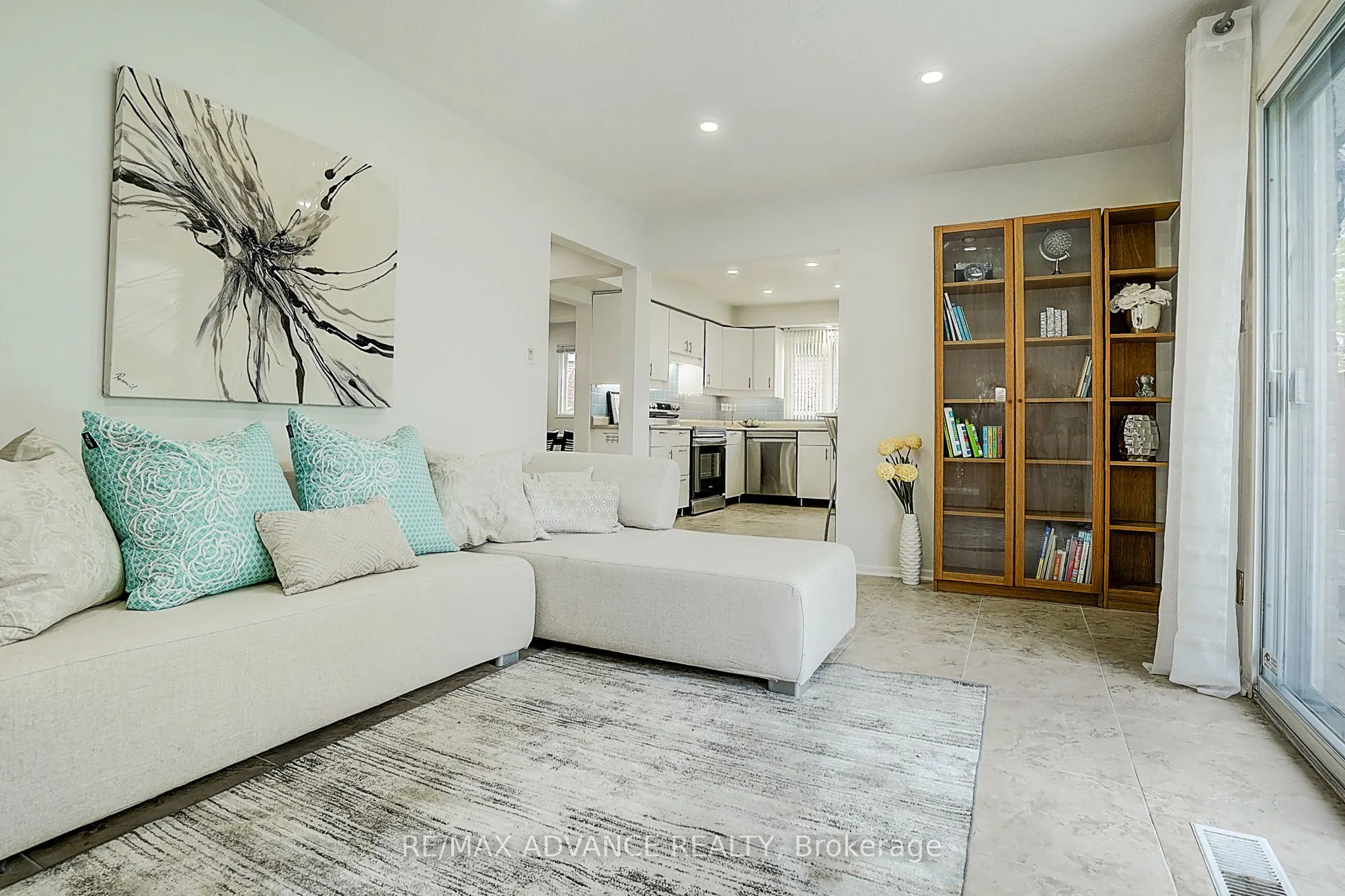 86 Placentia Boulevard