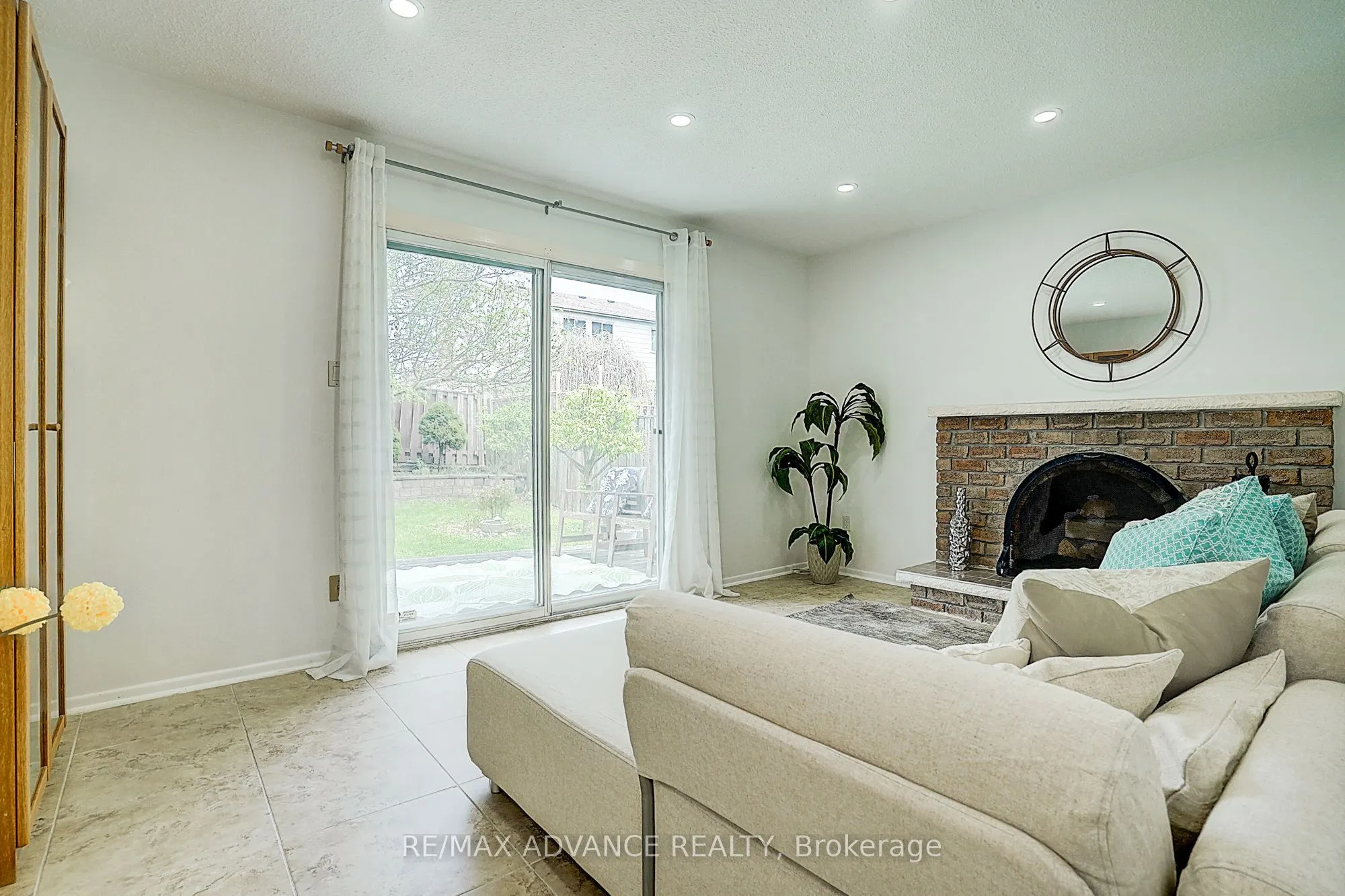 86 Placentia Boulevard