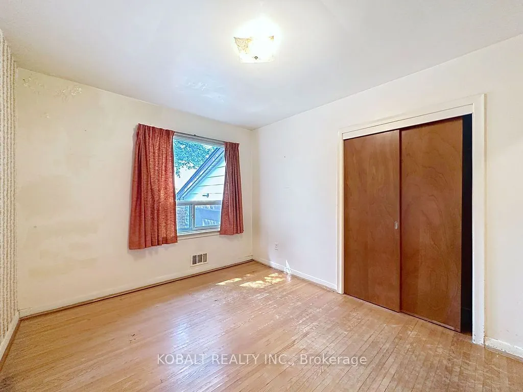 19 Kidbrooke Crescent