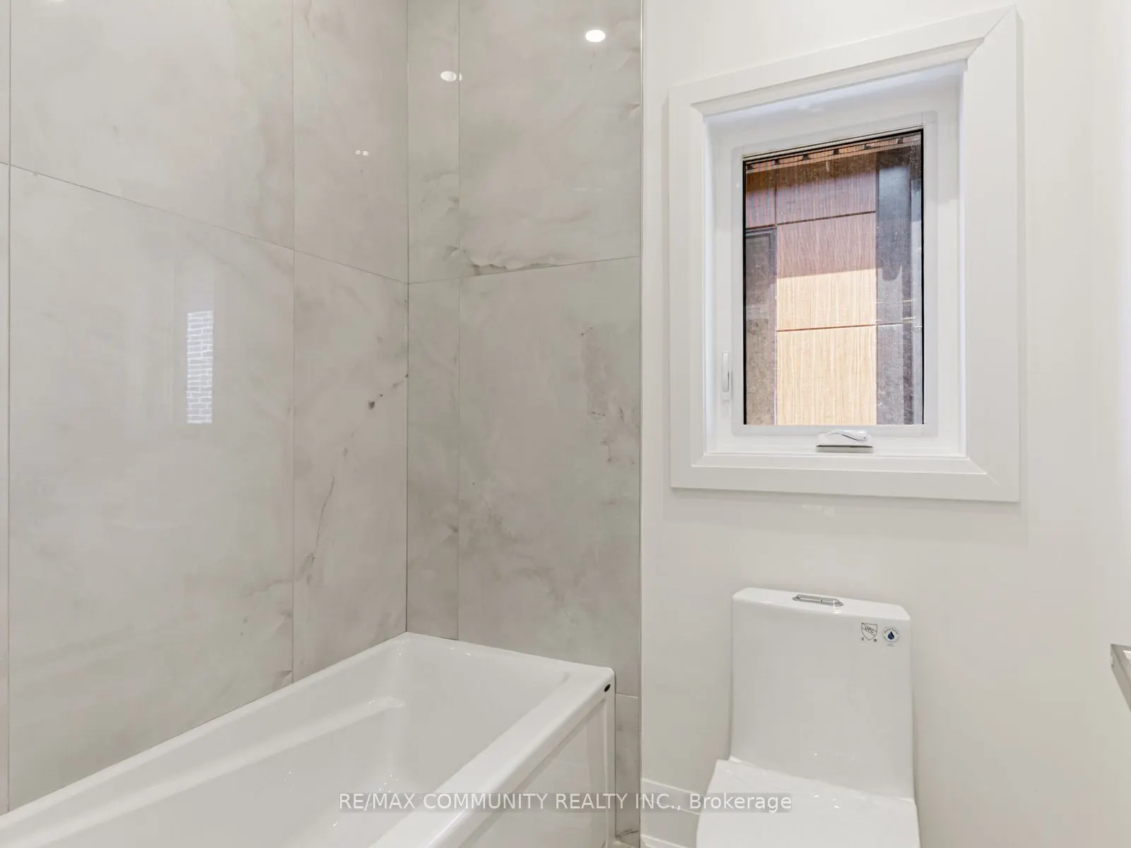 43 Sugarbush Square