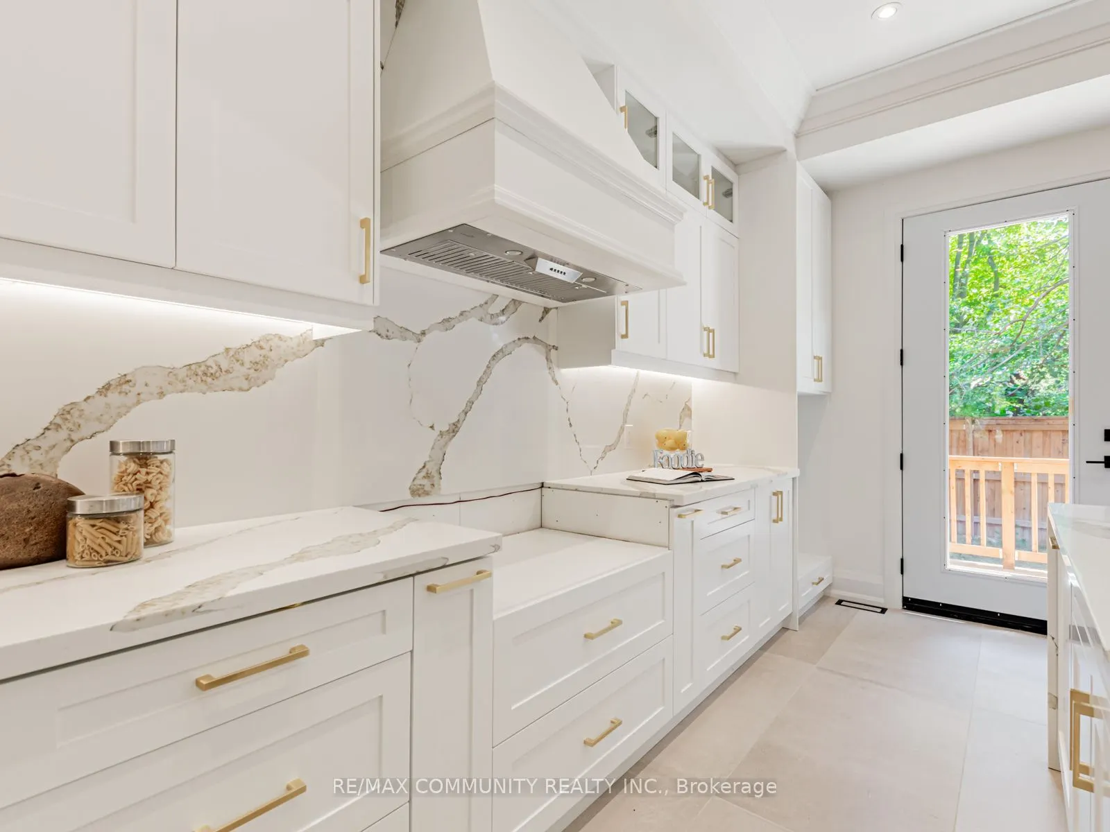 43 Sugarbush Square