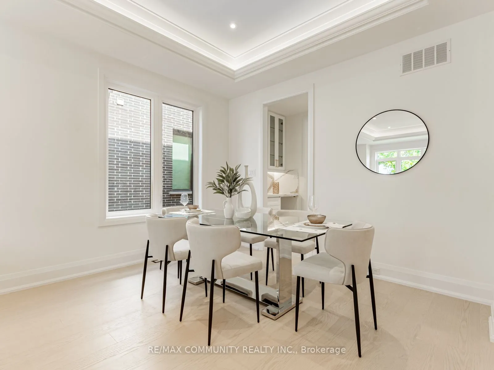 43 Sugarbush Square