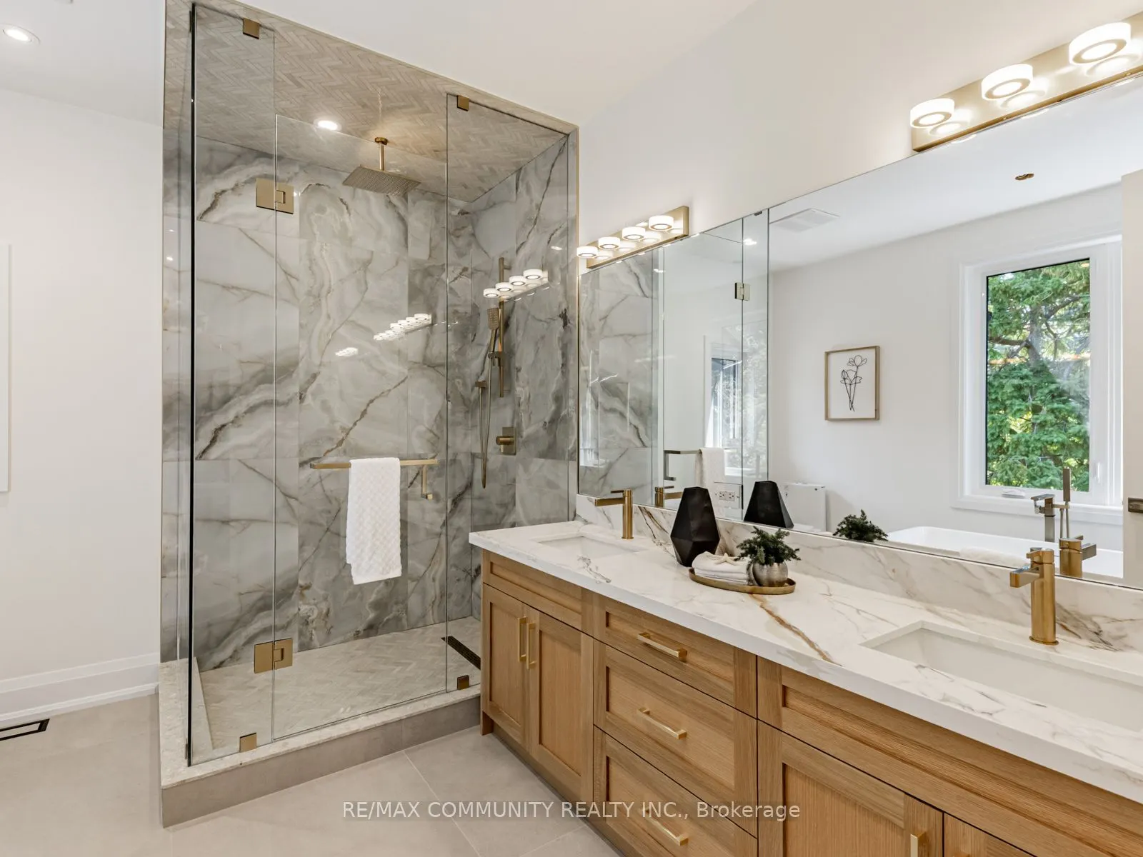 43 Sugarbush Square