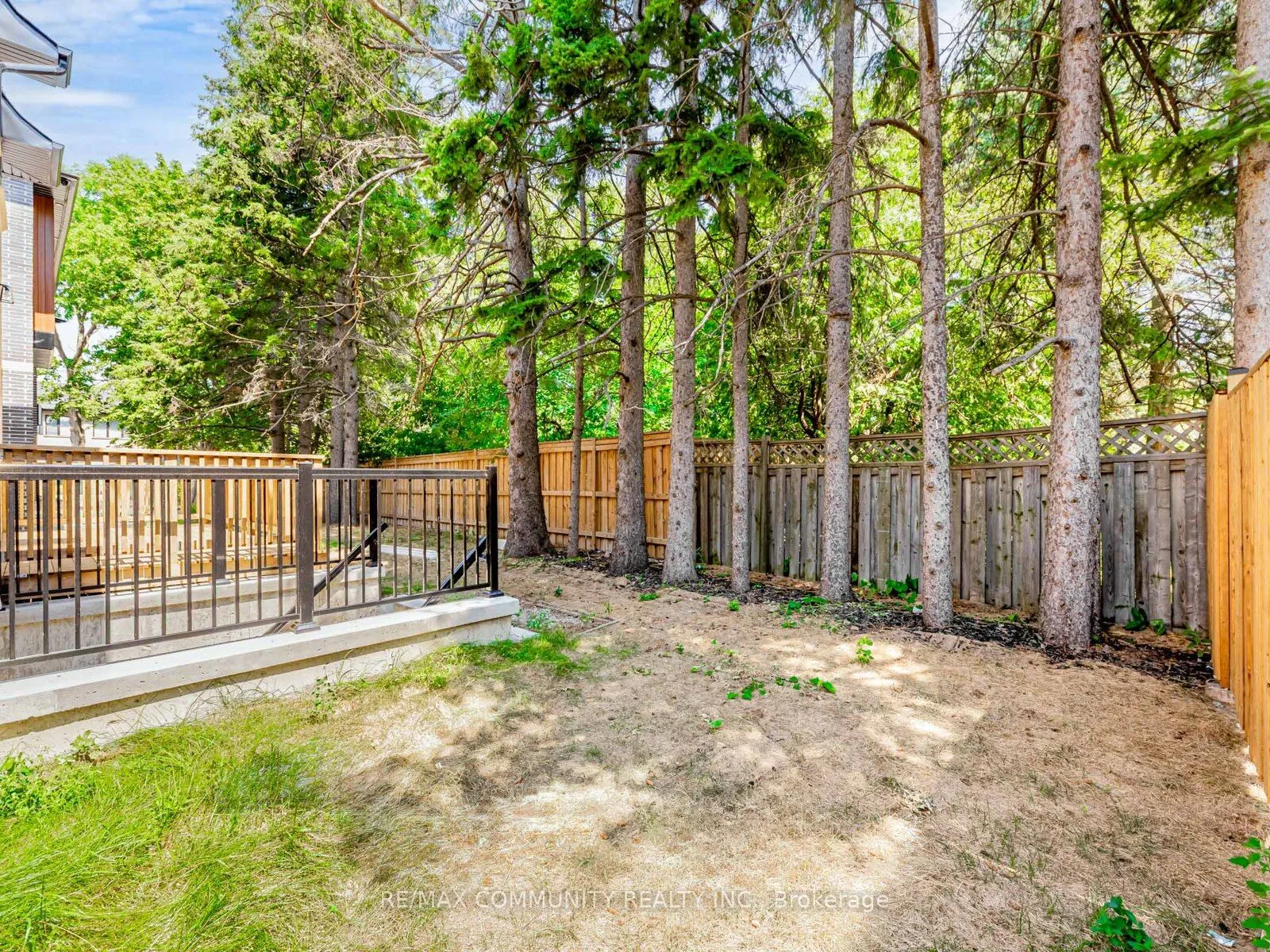 43 Sugarbush Square