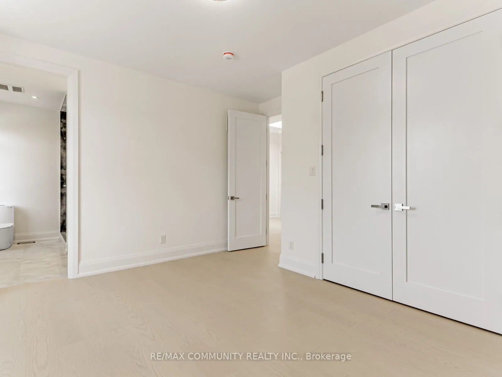 43 Sugarbush Square