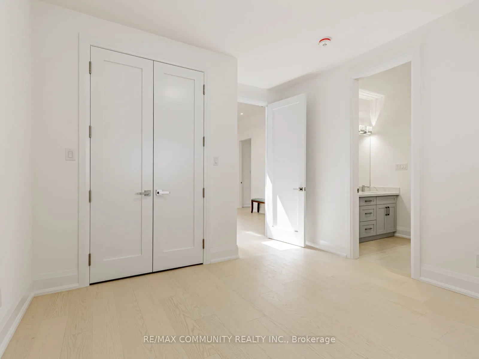 43 Sugarbush Square