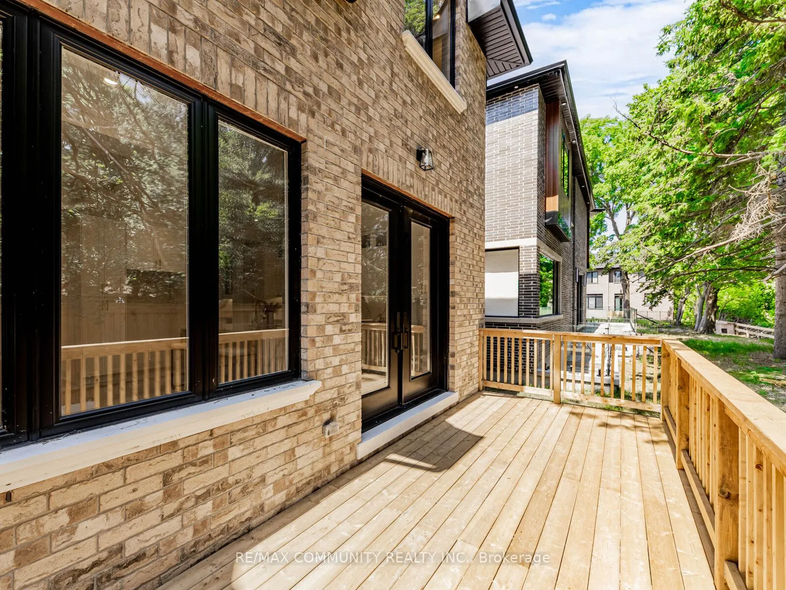 43 Sugarbush Square