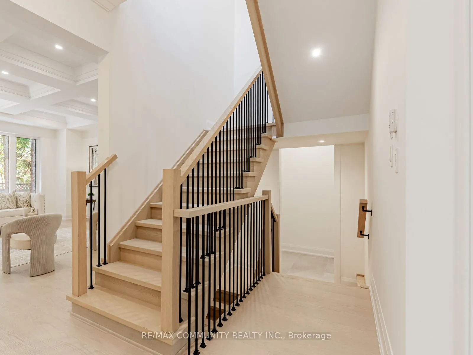 43 Sugarbush Square