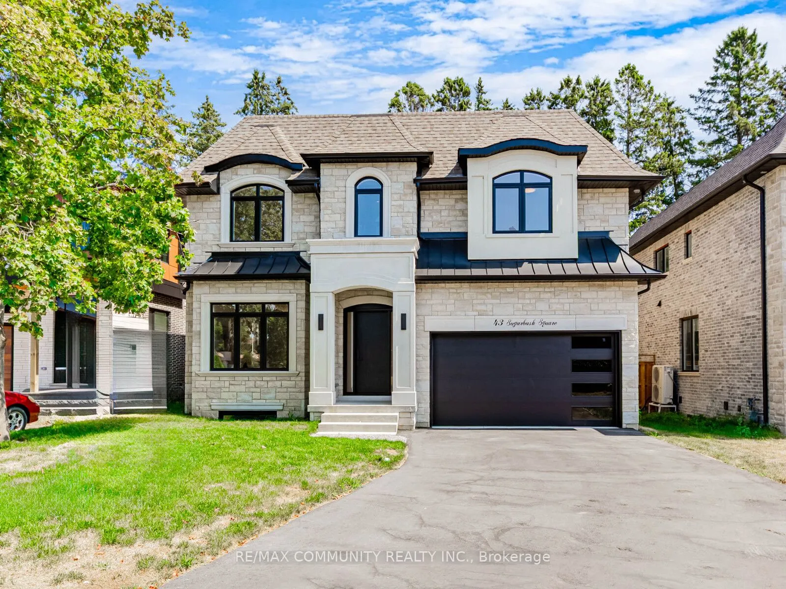 43 Sugarbush Square