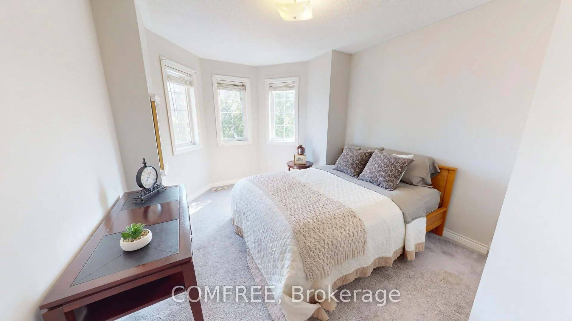 27 Markwood Crescent
