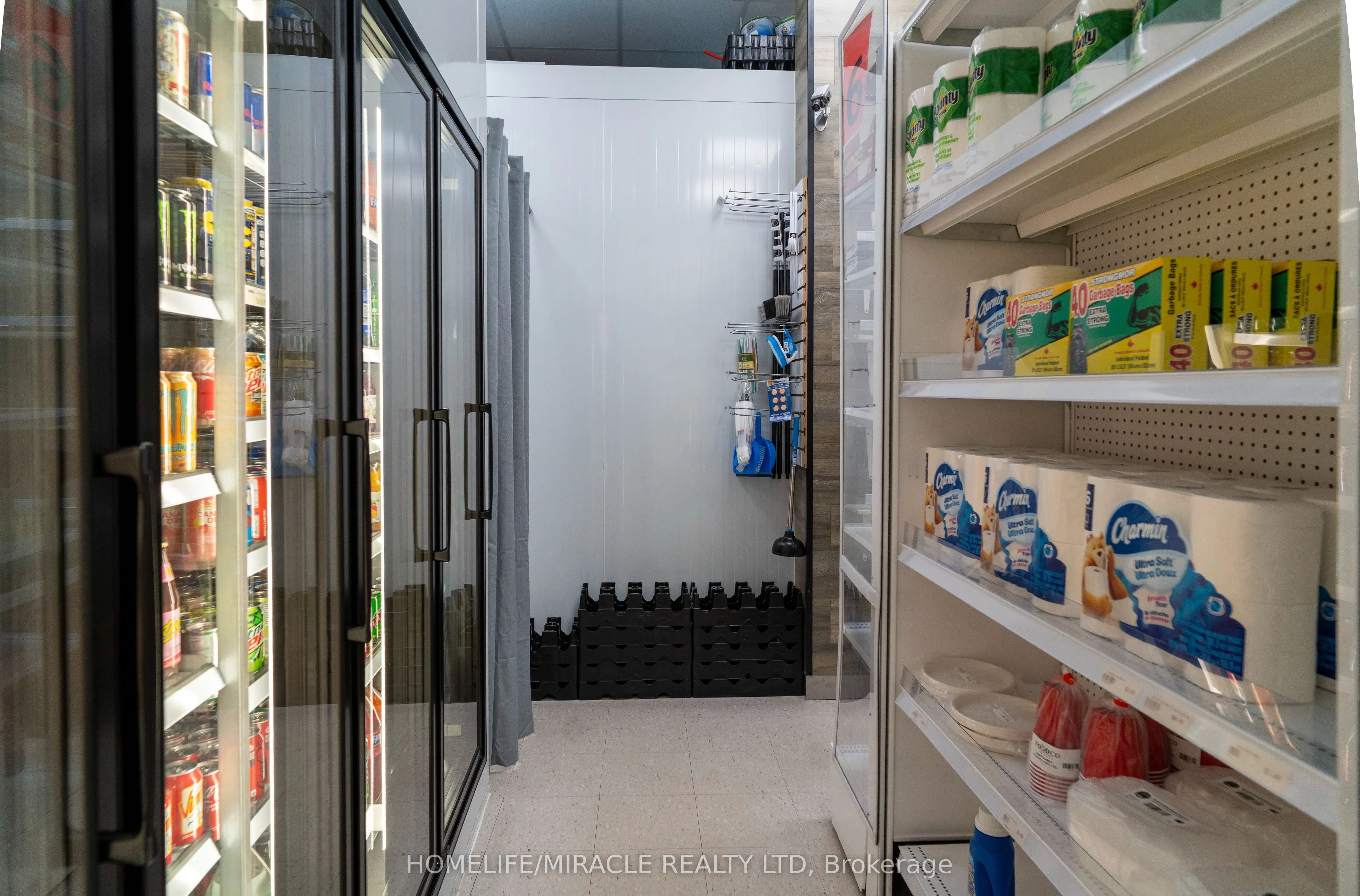 1700 Simcoe Street N
