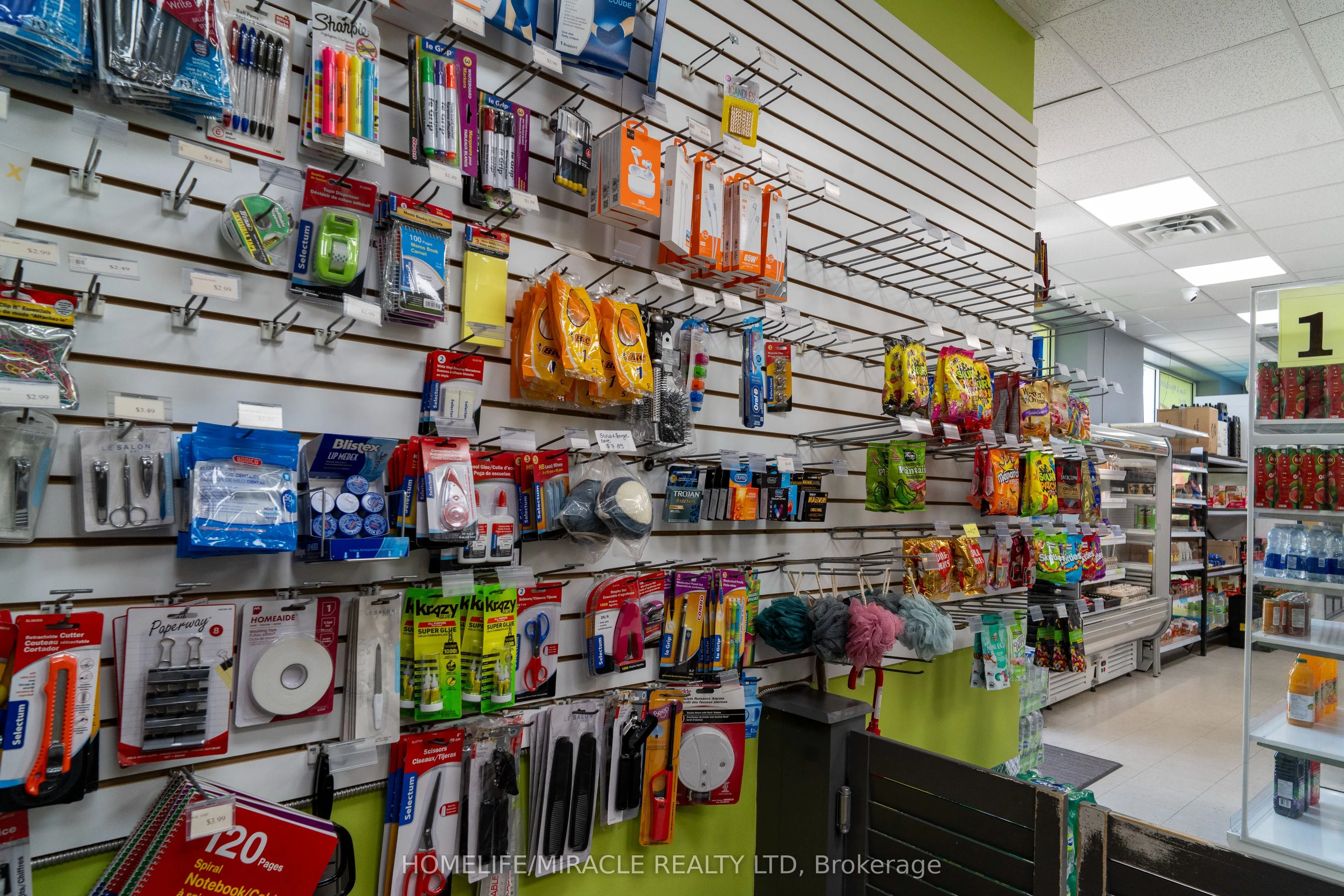 1700 Simcoe Street N
