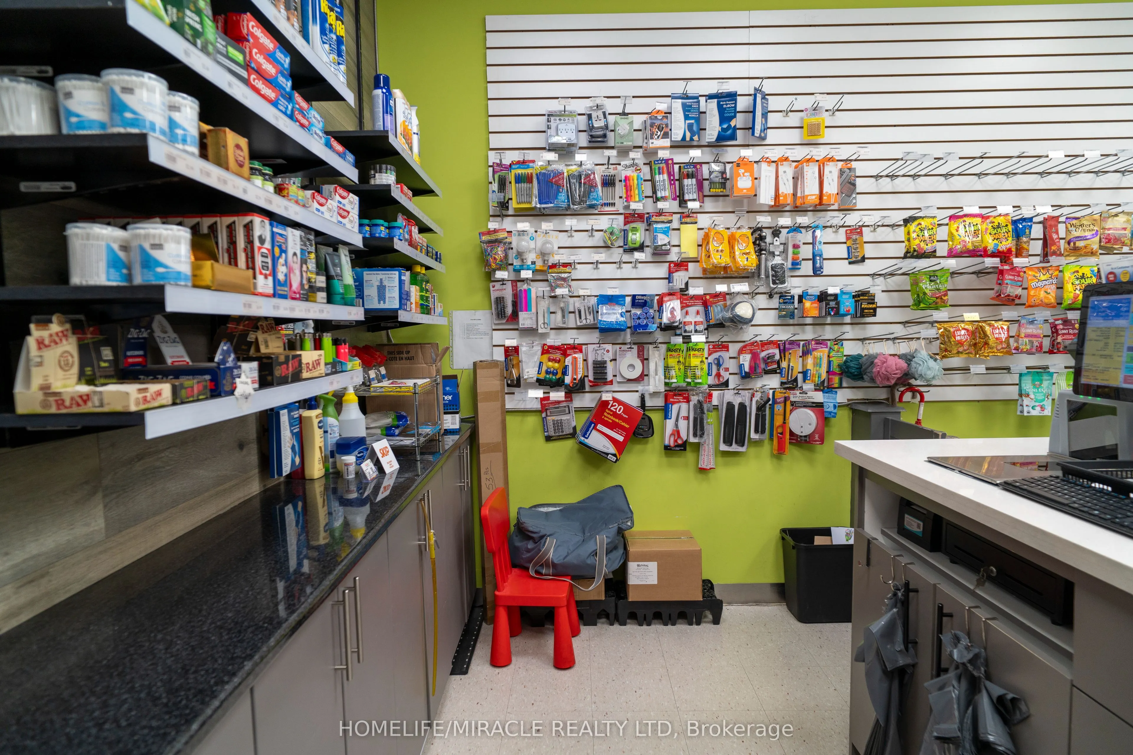 1700 Simcoe Street N
