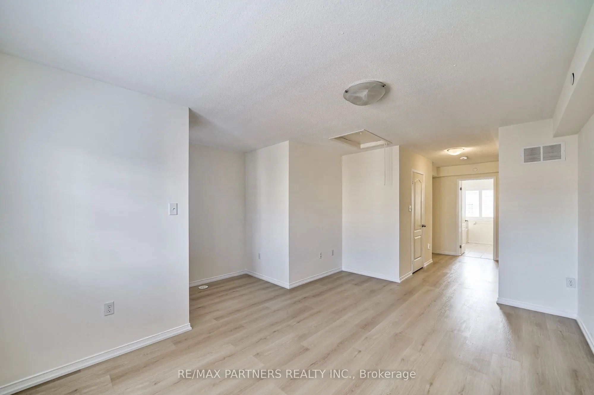 2615 Eaglesham Path
