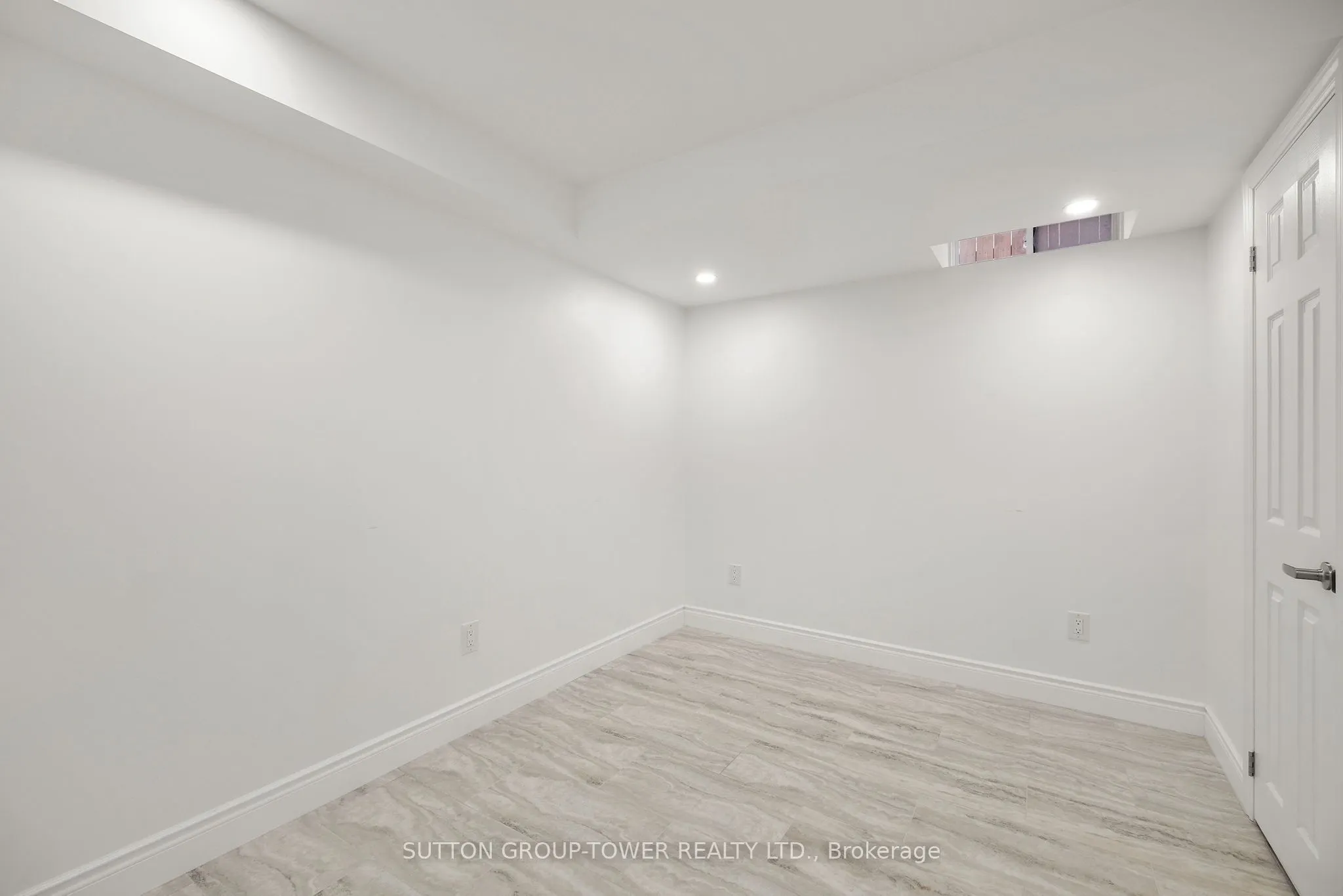 14 Rosswell Drive