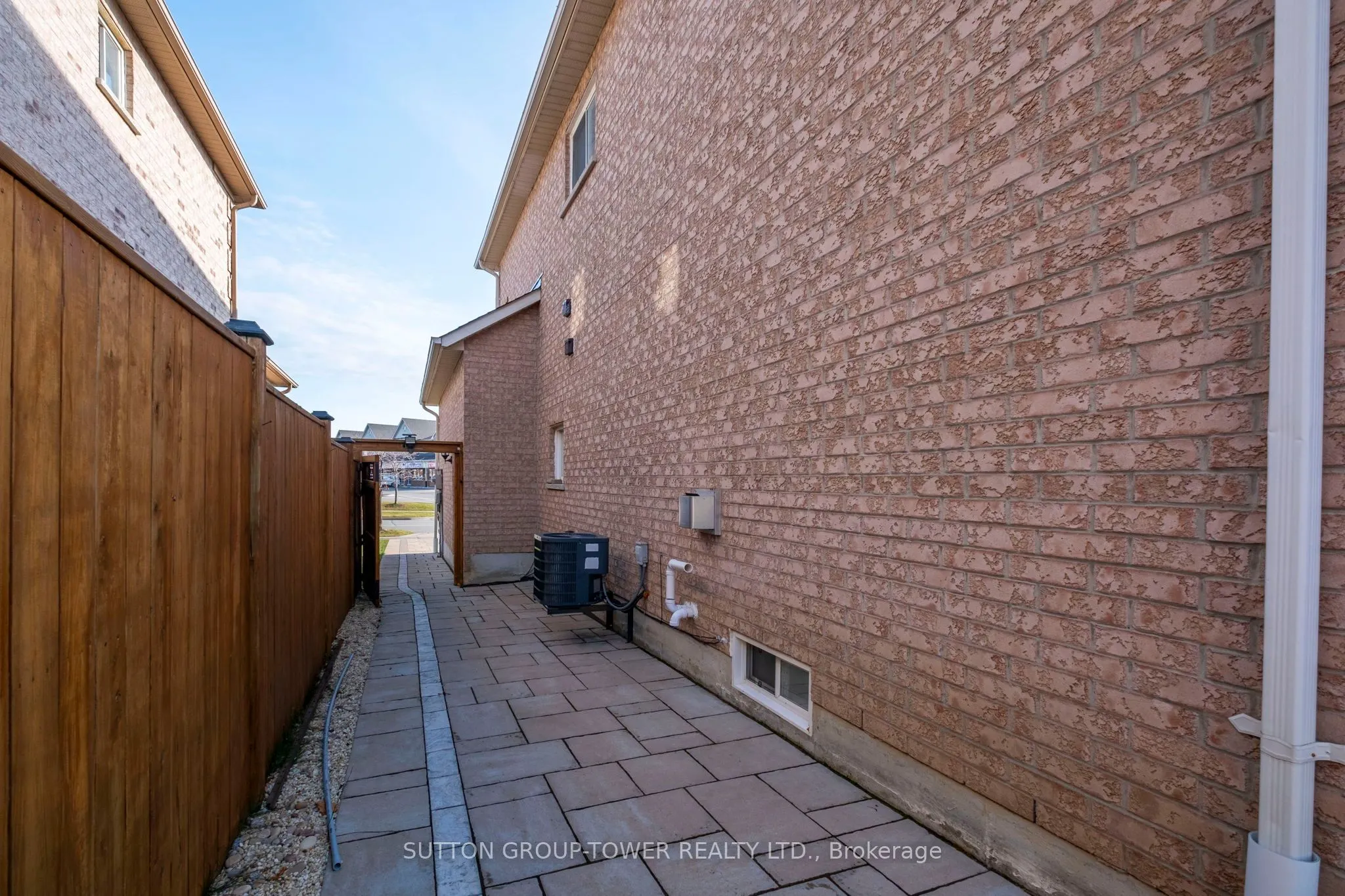 14 Rosswell Drive