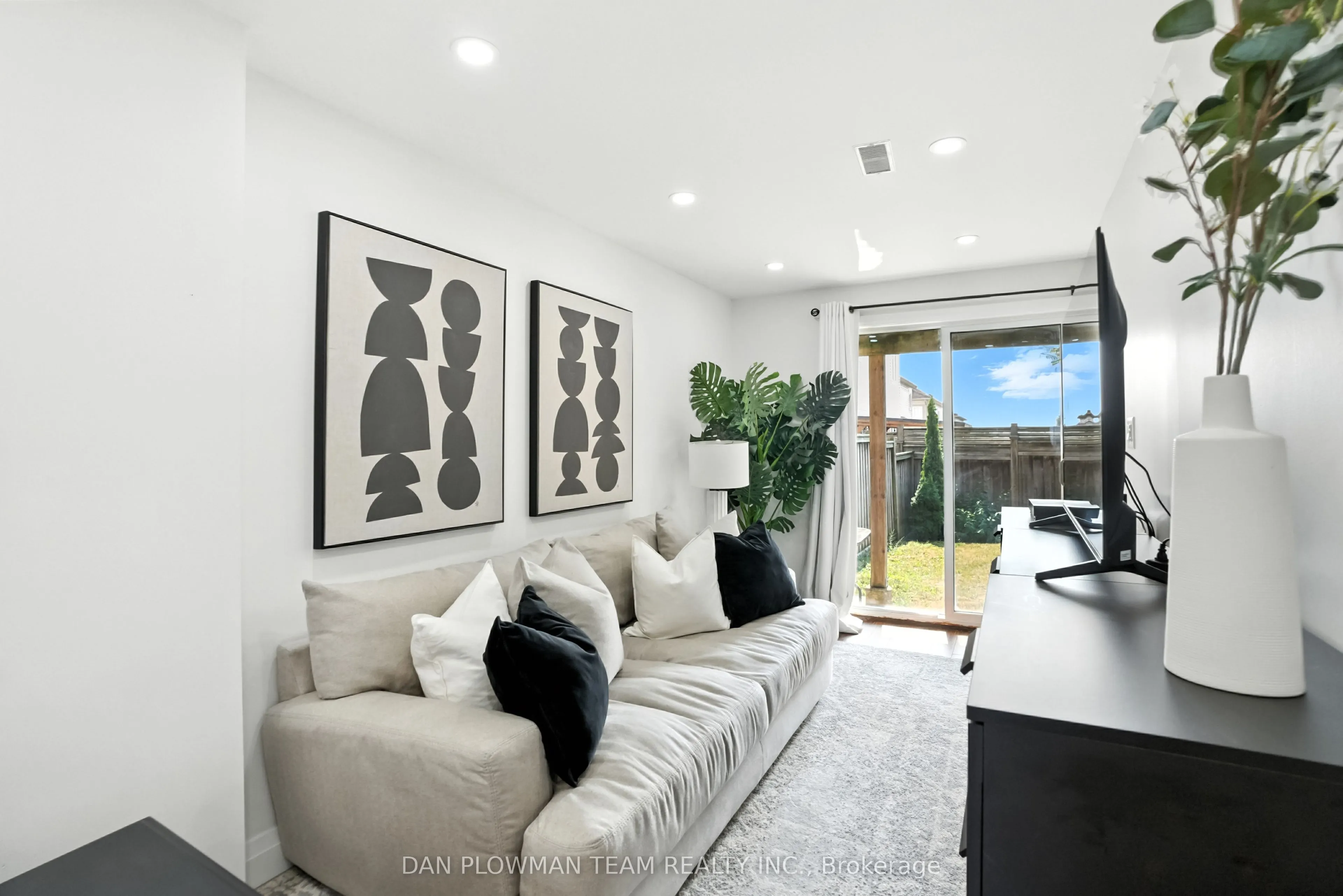 76 Kersey Crescent