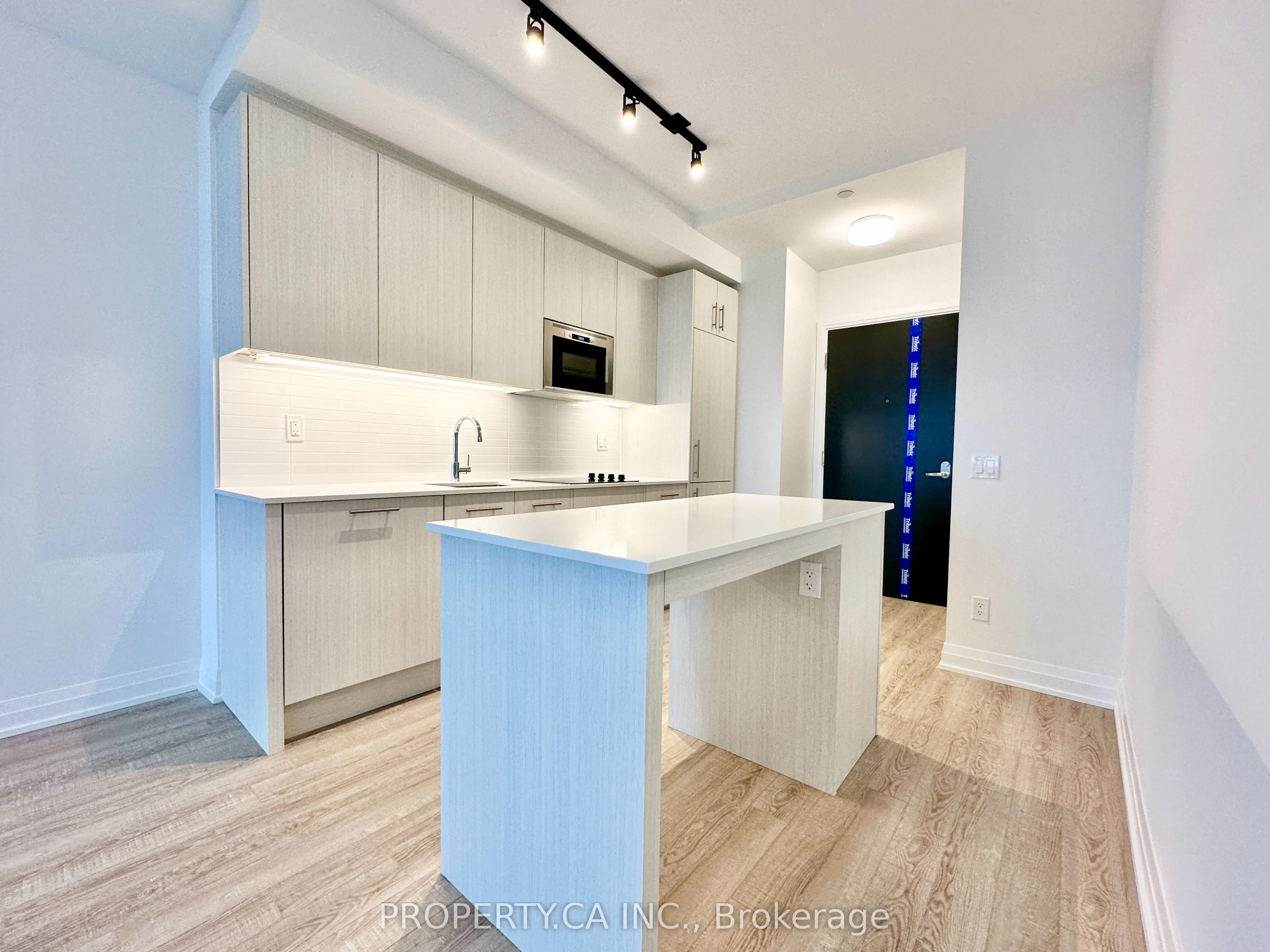 286 Main Street, #813