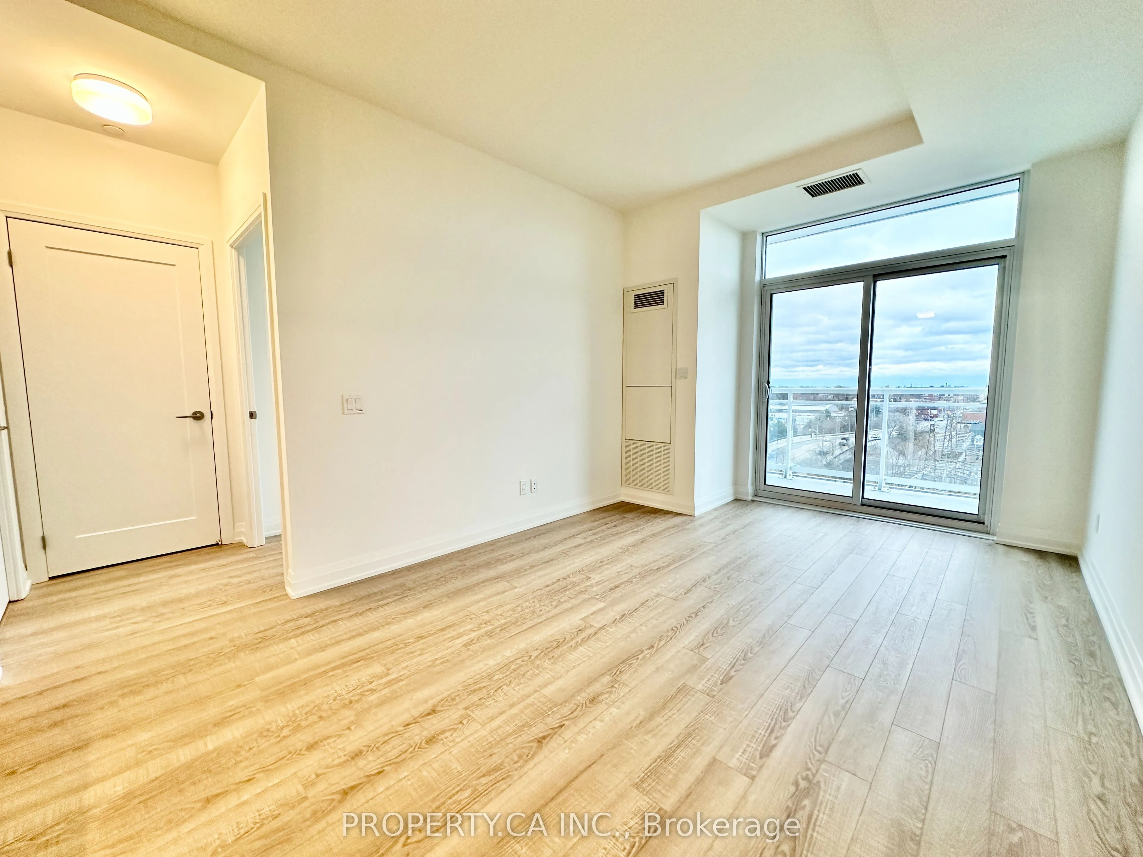 286 Main Street, #813